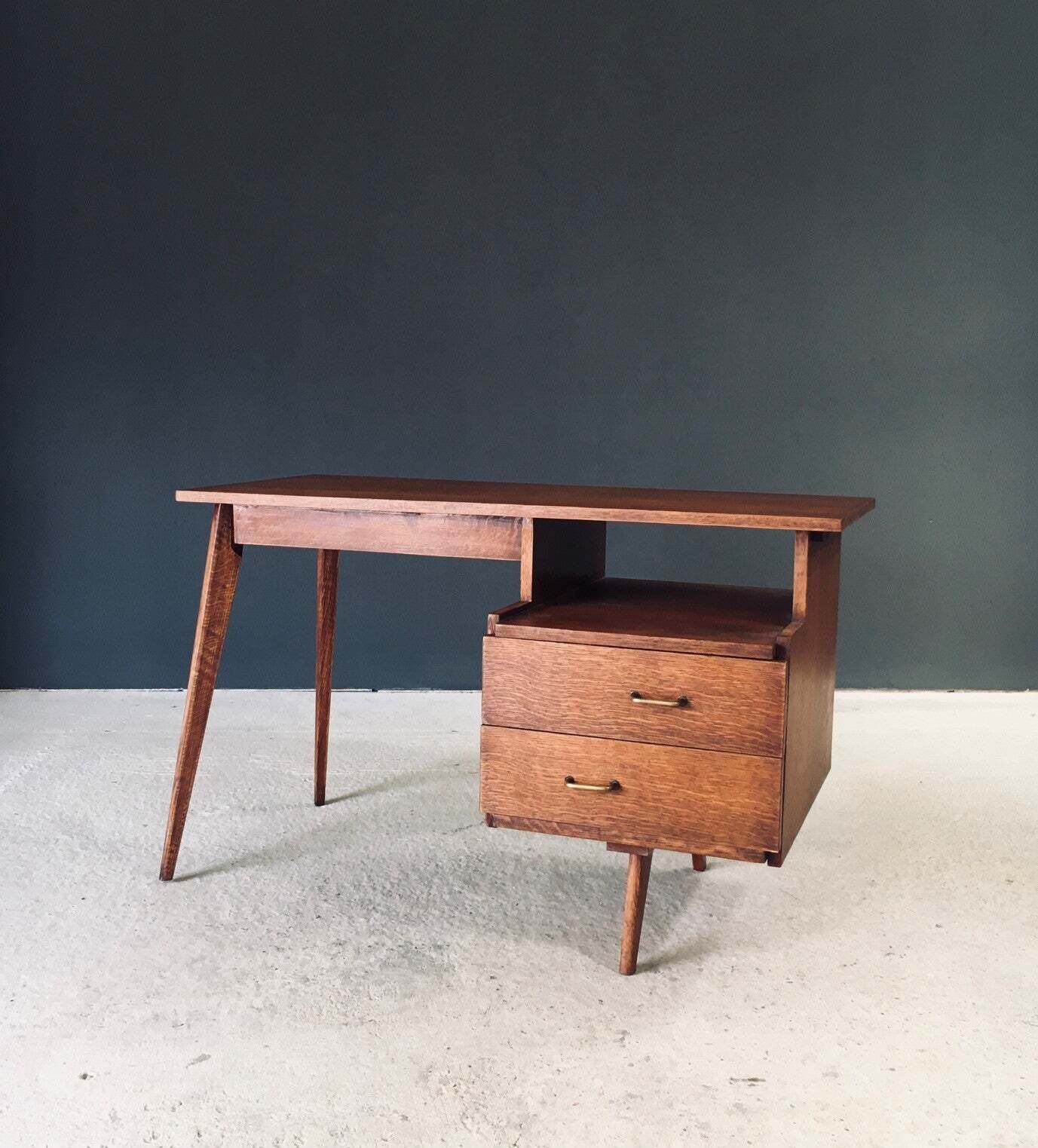 Modernistisch Schrijfbureau Uit De Wederopbouwperiode, Frankrijk, Ca. Jaren 1950 photo for sale