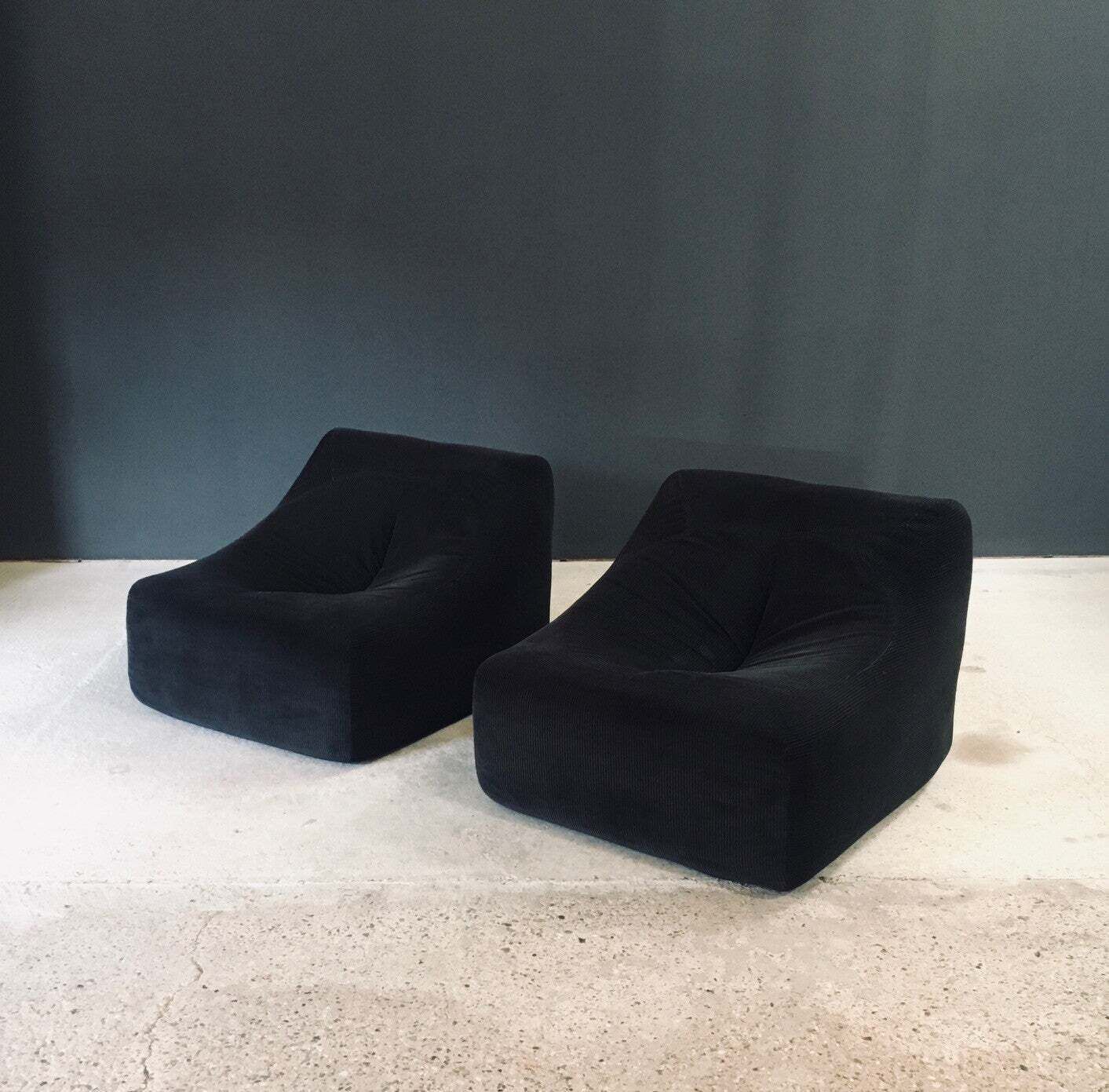 Set Van Twee Mid Century Modern Fauteuils, Frans Design, Jaren 1970, Corduroy Bekleding