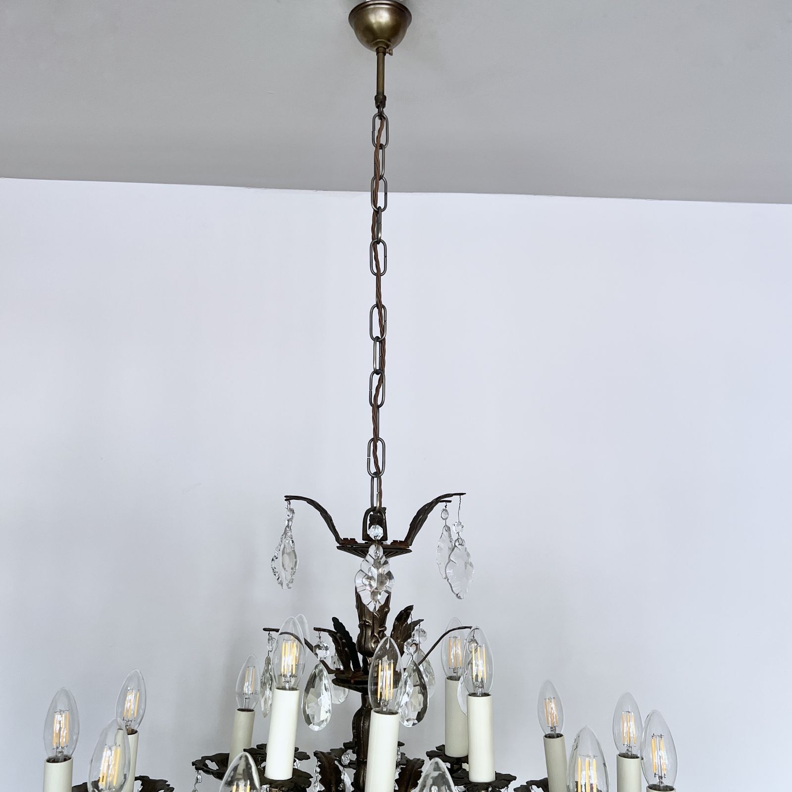 Large Brass Chandelier With Glass Flat Leaf And Cut Glass Pear Drops photo Lighting