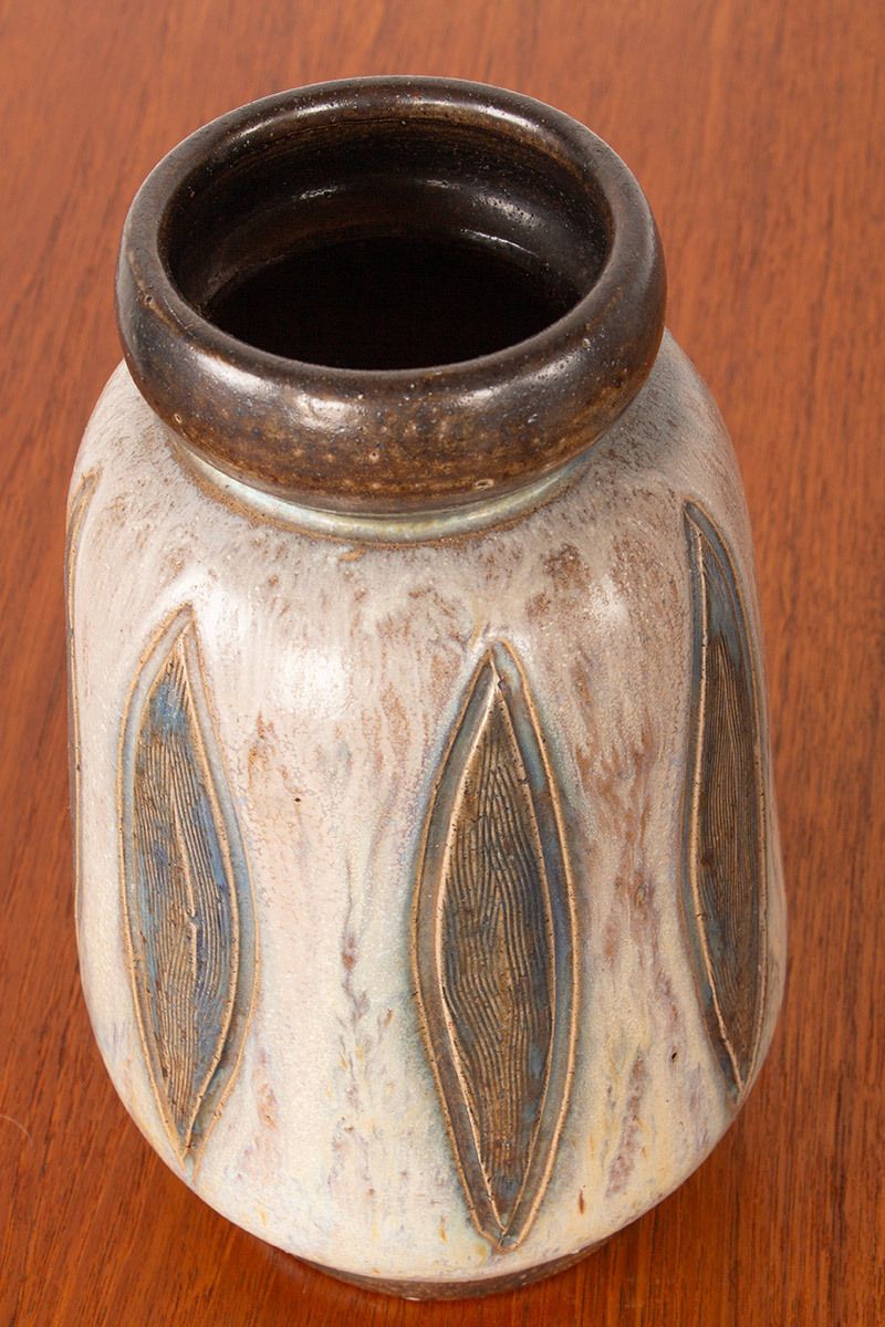photo furniture Vase Art déco en céramique émaillée, vert et gris, par Edouard Grégoire.