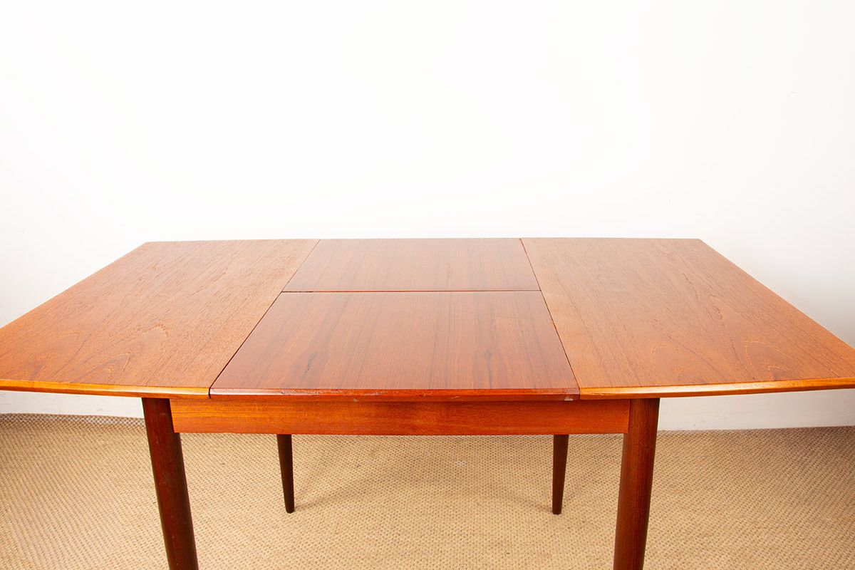 Petite table à manger danoise carrée/oblongue extensible en teck, années 1960. photo vinterior