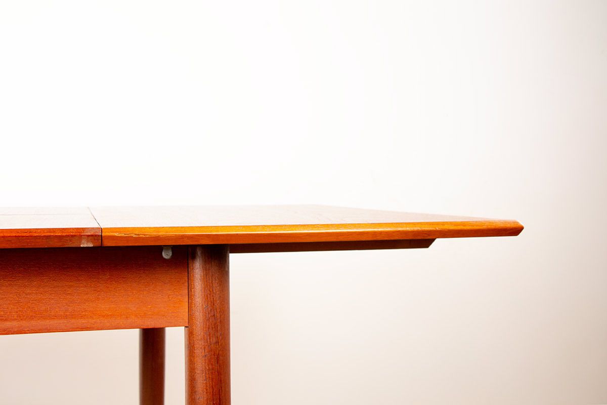 Petite table à manger danoise carrée/oblongue extensible en teck, années 1960. photo vintage