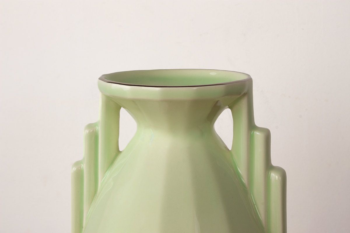 Vase Art déco en faïence fine vert pomme, par la manufacture Digoin Sarreguemines, 1960. photo for sale