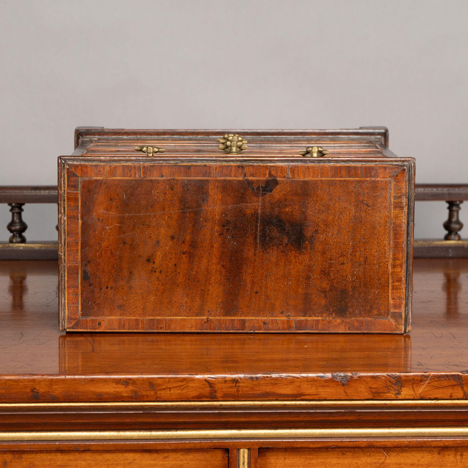 photo furniture A Fine Georgian Walnut Miniature Chest Of Drawers