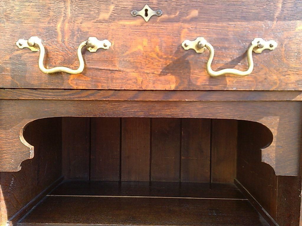 A Good Quality Arts And Crafts Small Oak Sideboard/Dresser photo 1275.0