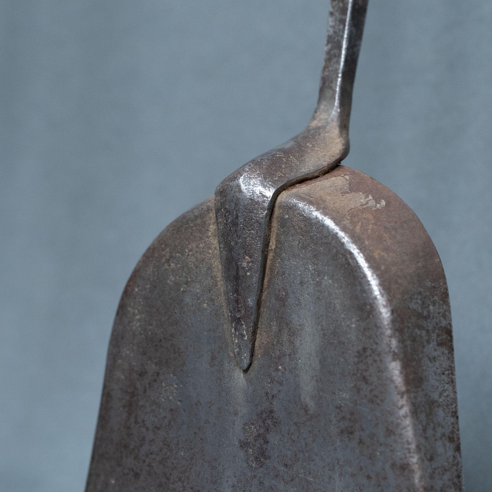photo vinterior A Pair Of Arts And Crafts Steel Fire Utensils