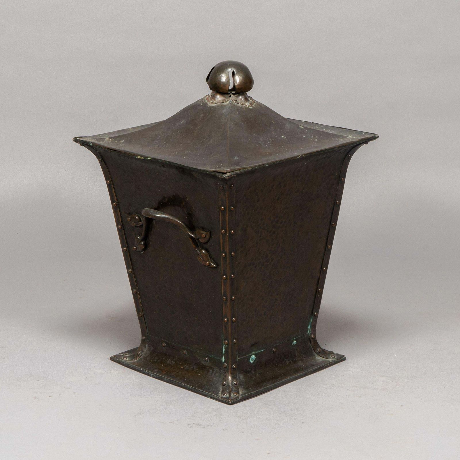 An Arts & Crafts Copper Conical Coal Bucket And Lid, With Hand Hammered Sun Rise photo vinterior