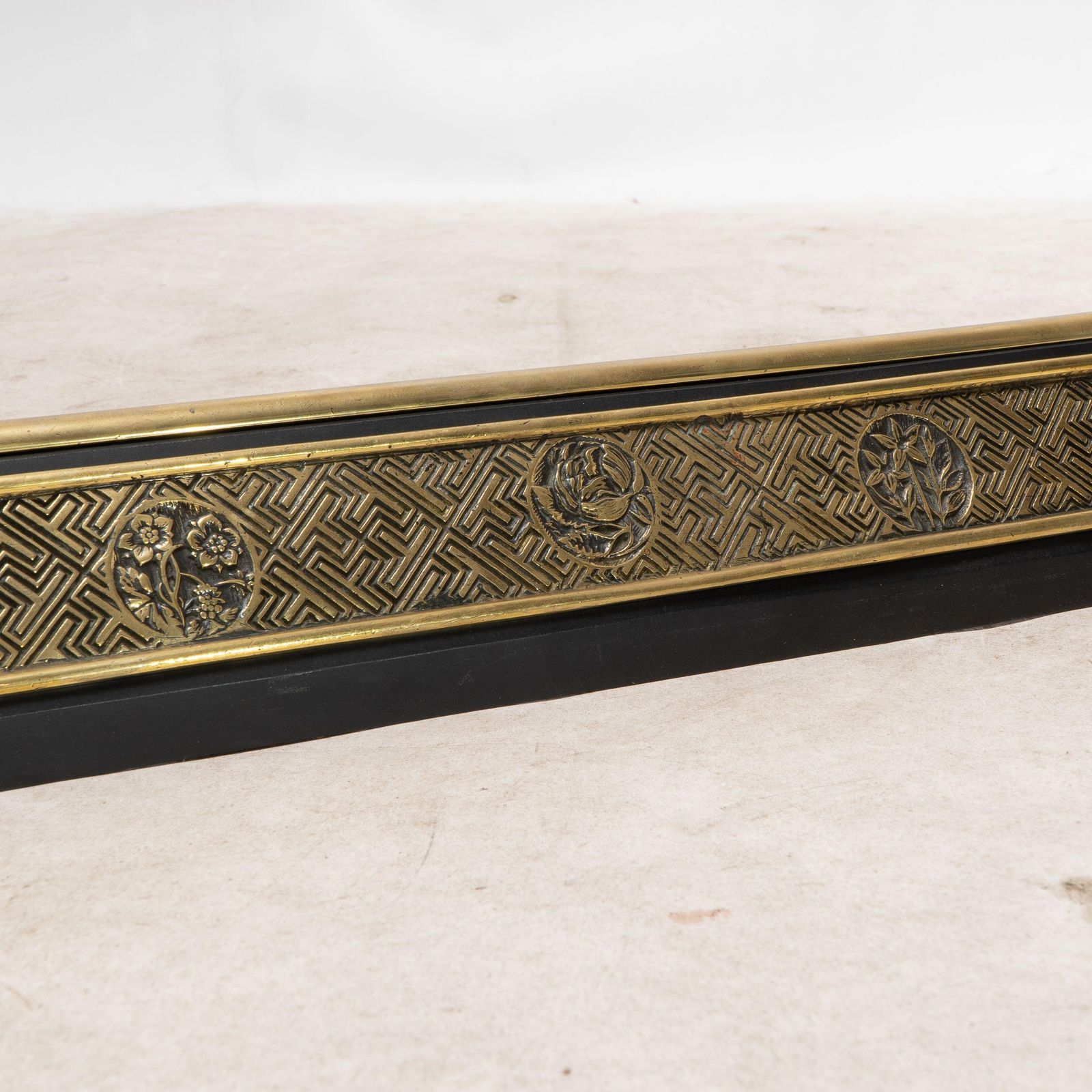 5609.0 Thomas Jeckyll For Barnard Bishop & Barnard. An Aesthetic Movement Brass Fender photo