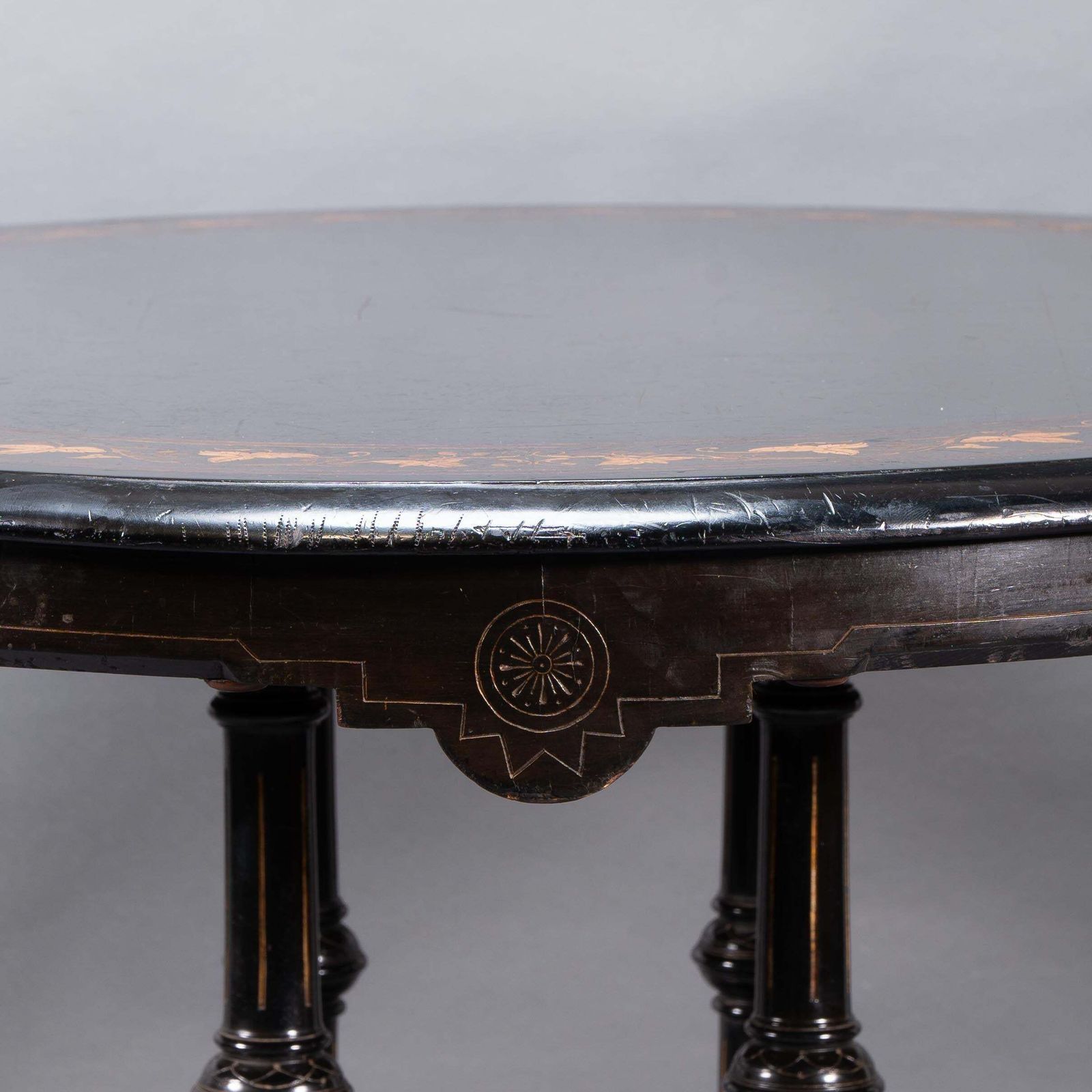 photo vintage Gillows Attr. An Aesthetic Movement Tilt Top Dining Table With Floral Inlays