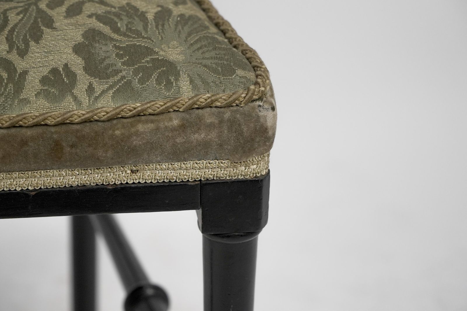 photo vinterior J. Plucknett Attri. Collier & Plucknett Prob. Anglo Japanese Ebonized Side Chair