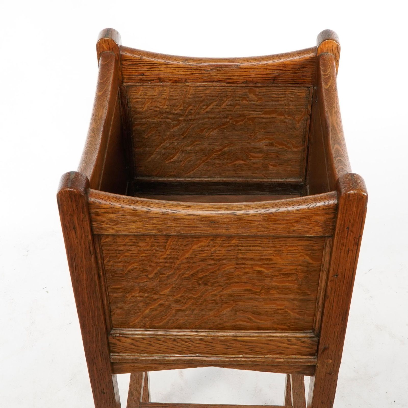 photo vinterior Shapland & Petter. An Arts & Crafts Oak Planter With Copper Heart Shaped Panels