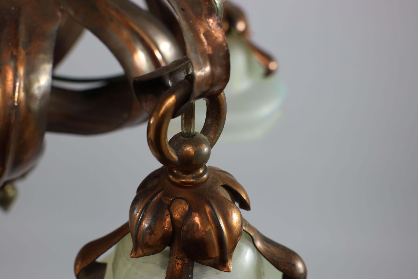 photo vintage An Impressive Arts And Crafts Copper Chandelier With Original Vaseline Shades