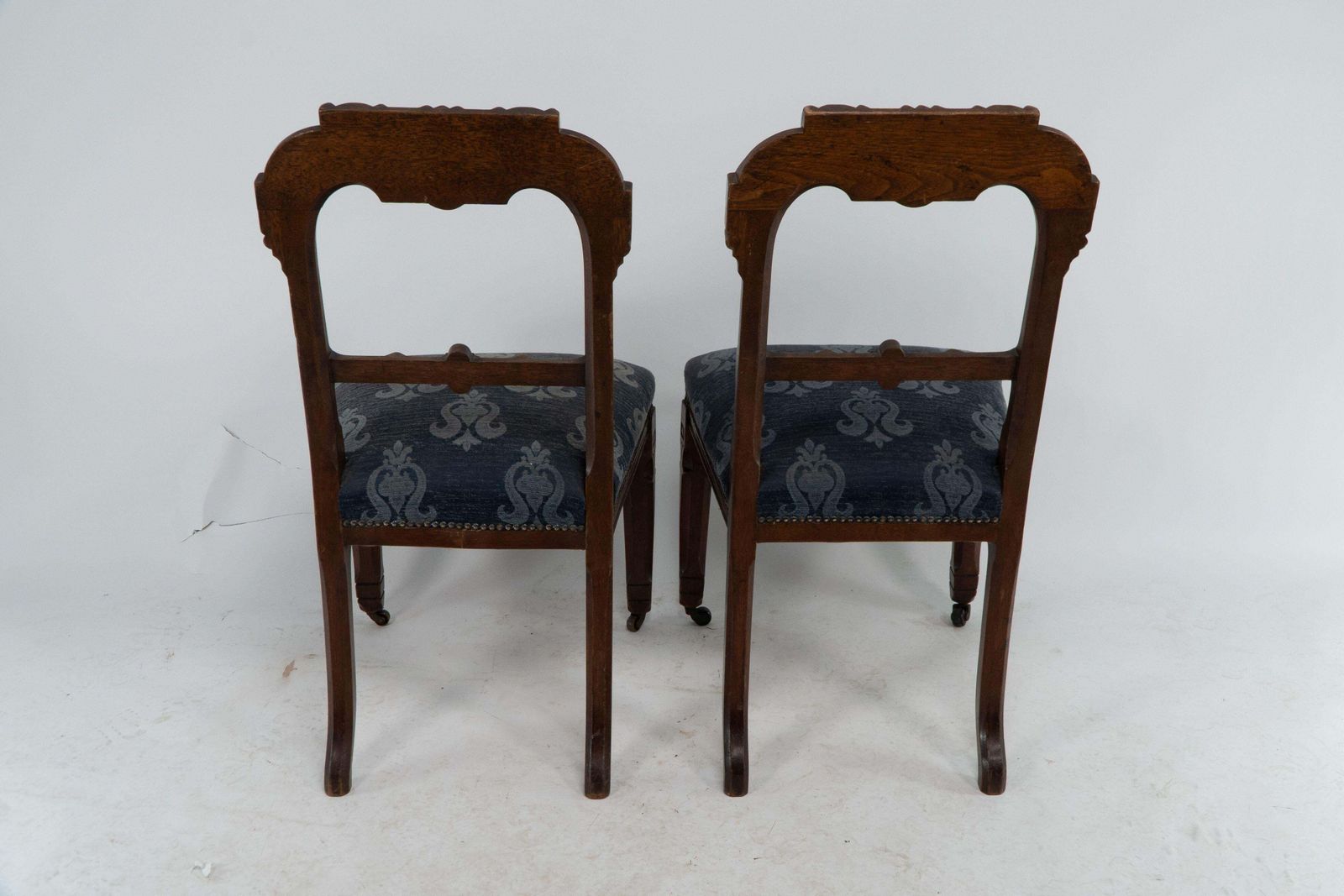 A Set Of Four Aesthetic Movement Oak Dining Chairs With Carved Decoration photo Furniture