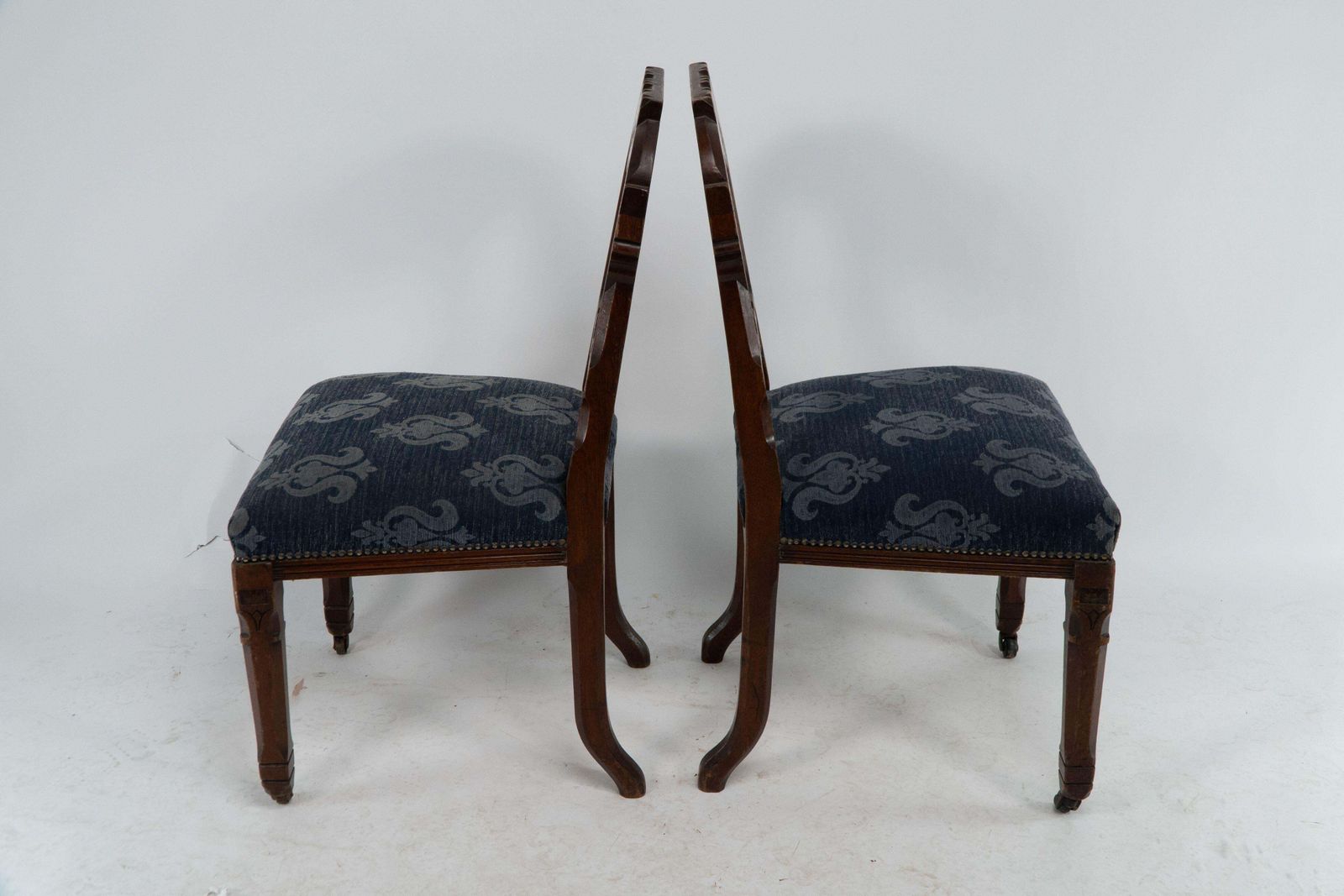 A Set Of Four Aesthetic Movement Oak Dining Chairs With Carved Decoration photo 2549.0