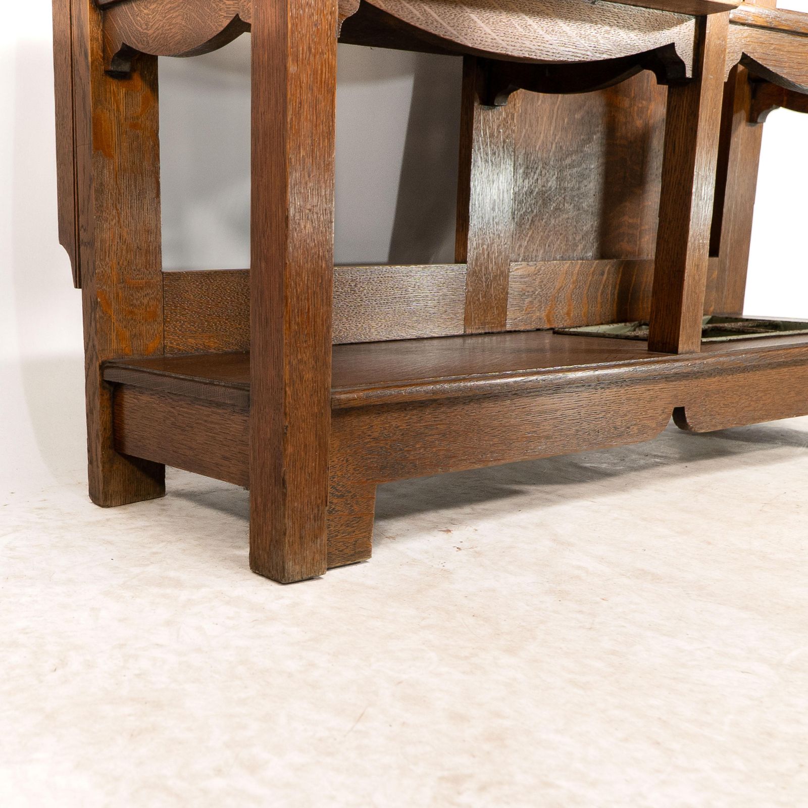 photo vinterior Shapland And Petter. A Good Arts And Crafts Oak Hall Stand