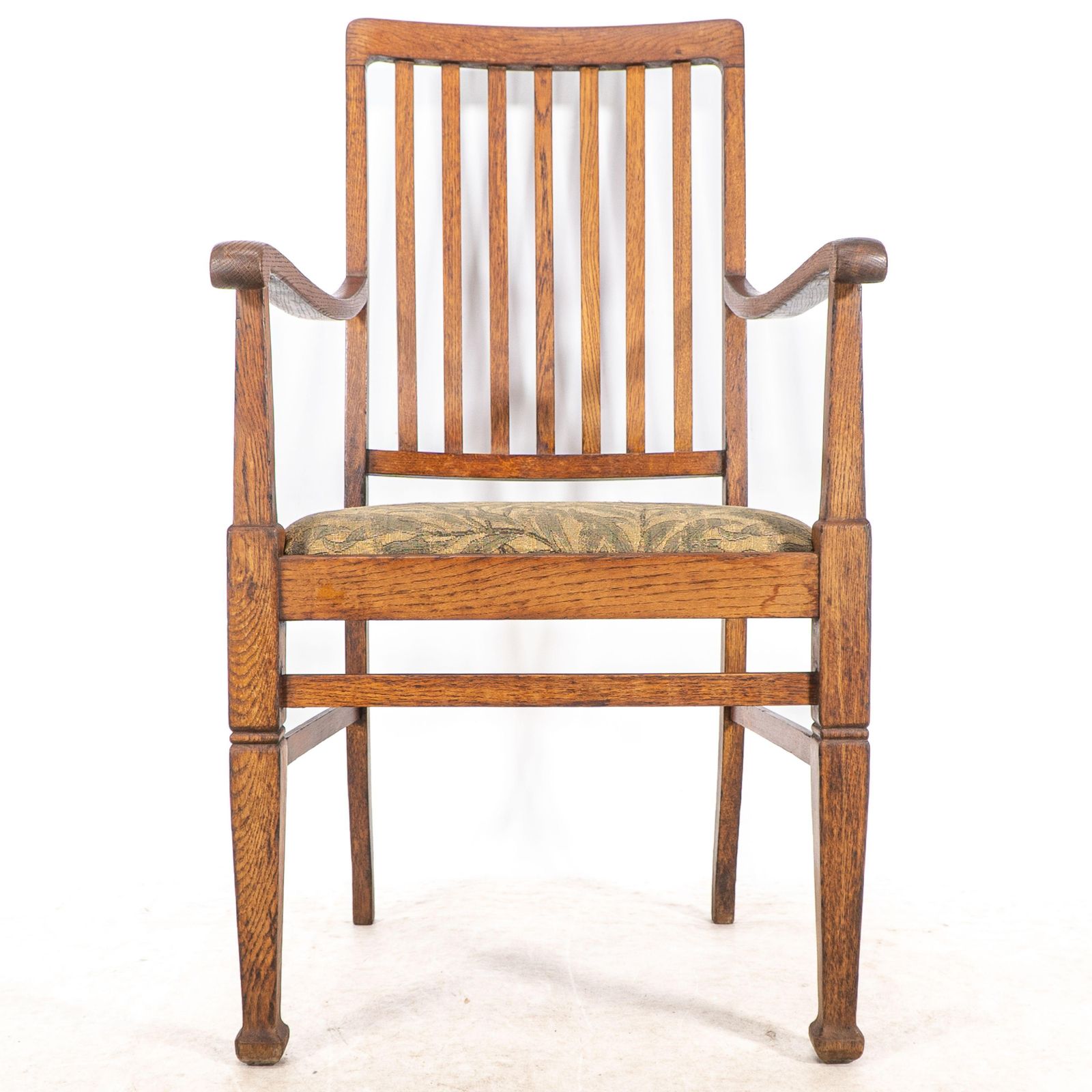 Furniture Shapland And Petter. A Pair Of Arts And Crafts Oak Armchair photo