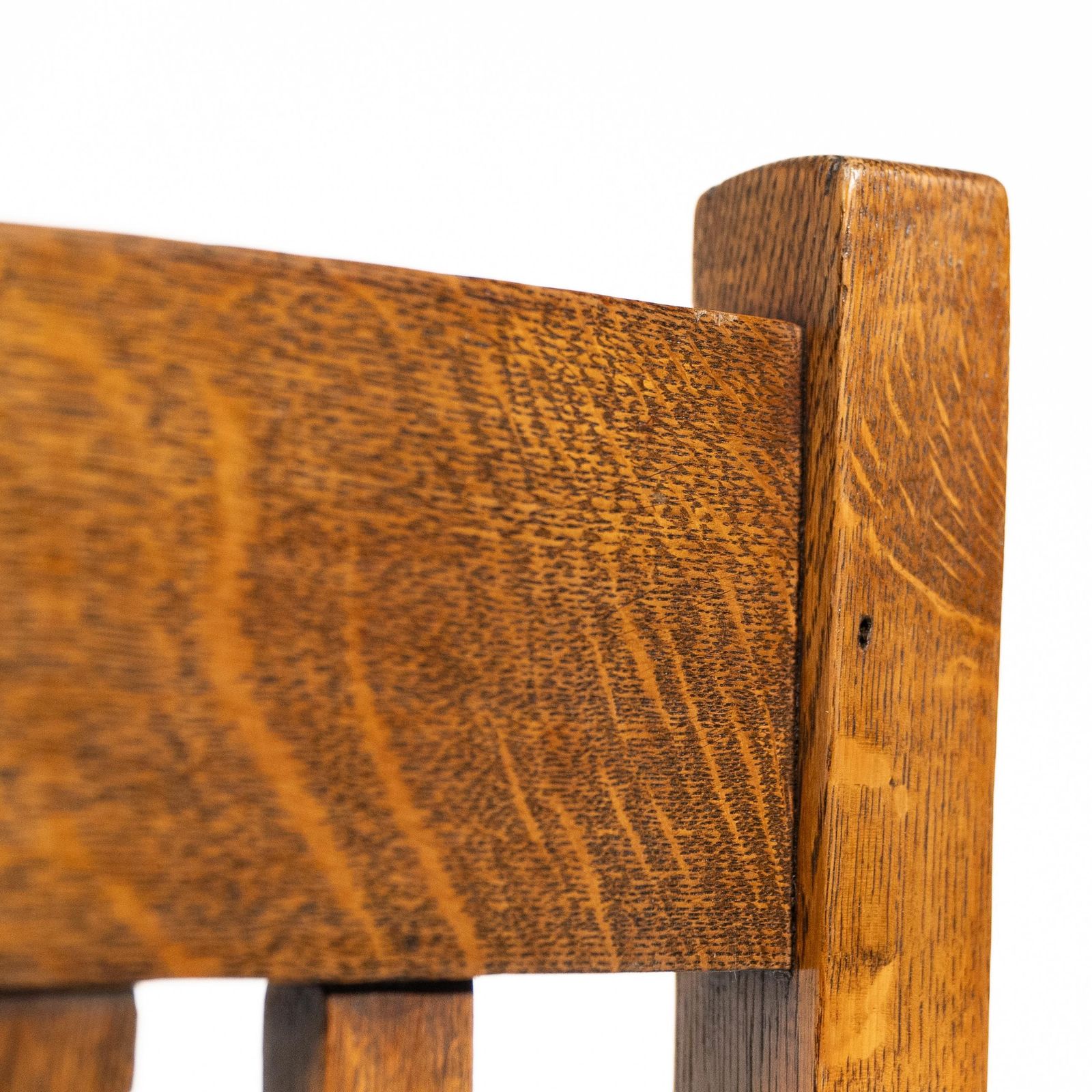 1843.0 A Set Of Four Arts And Crafts Oak Dining Chairs With Comfortable Shaped Backs photo