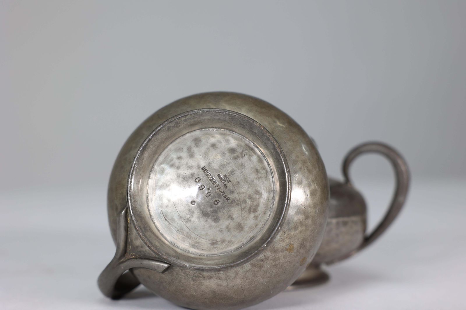 photo vinterior Liberty And Co. An English Pewter 0966 Arts And Crafts Milk And Sugar Bowl