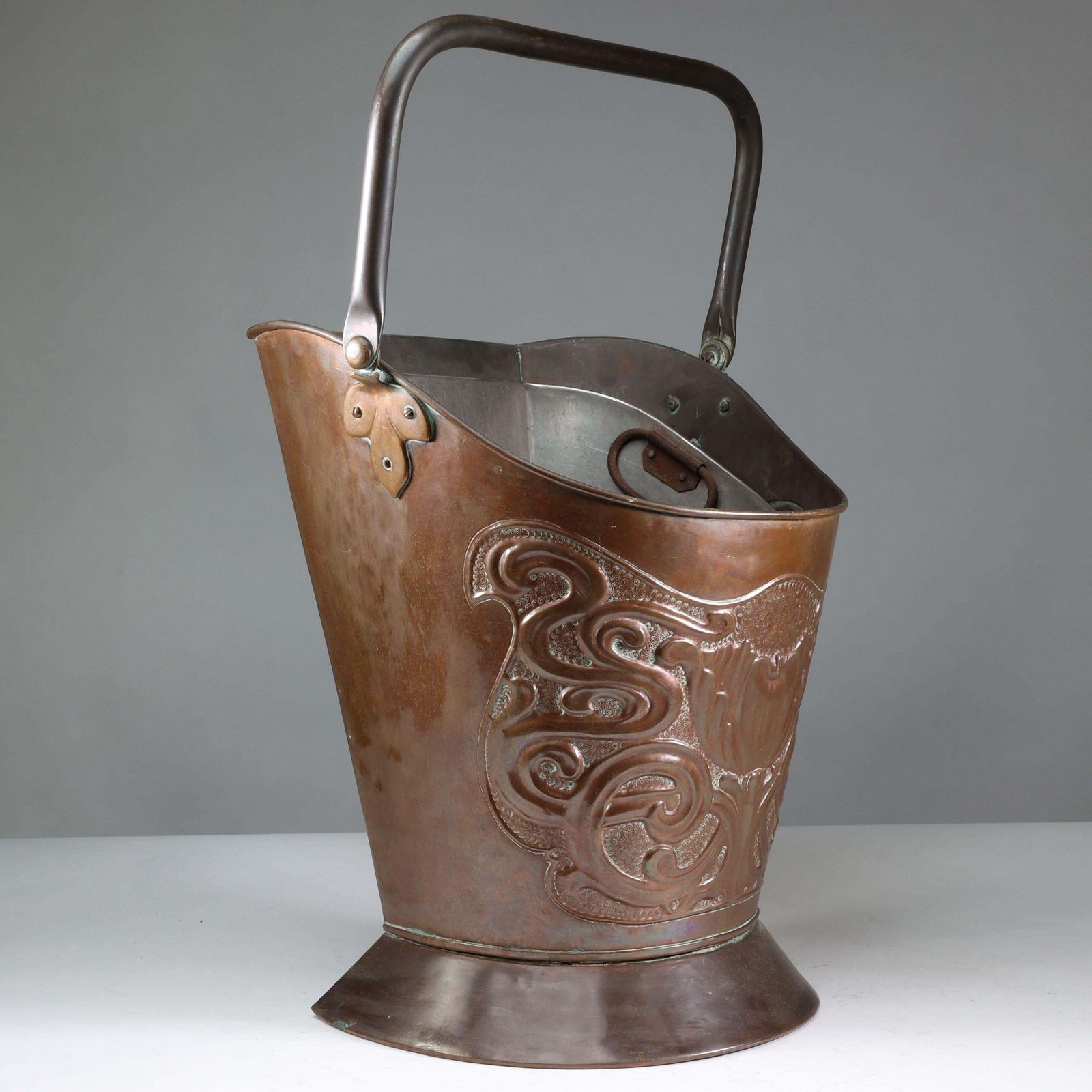 Townshend's Birmingham (Stamped). An Impressive Arts & Crafts Copper Coal Bucket photo Home Fixtures