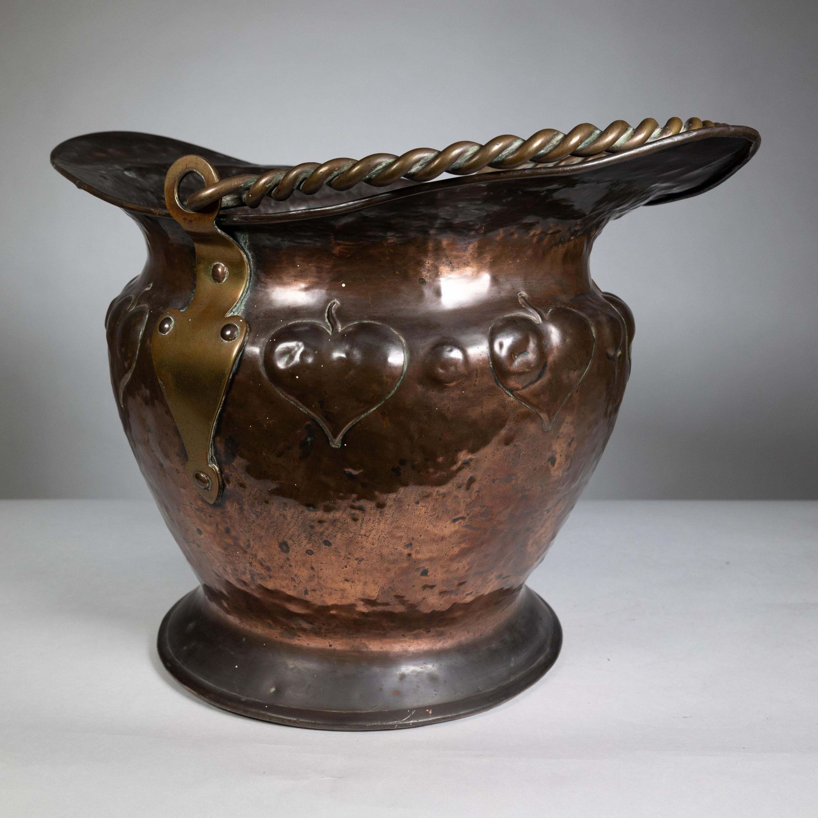Arts & Crafts Copper Coal Bucket W. Repousse Leaf Decoration & Rope Twist Handle photo furniture