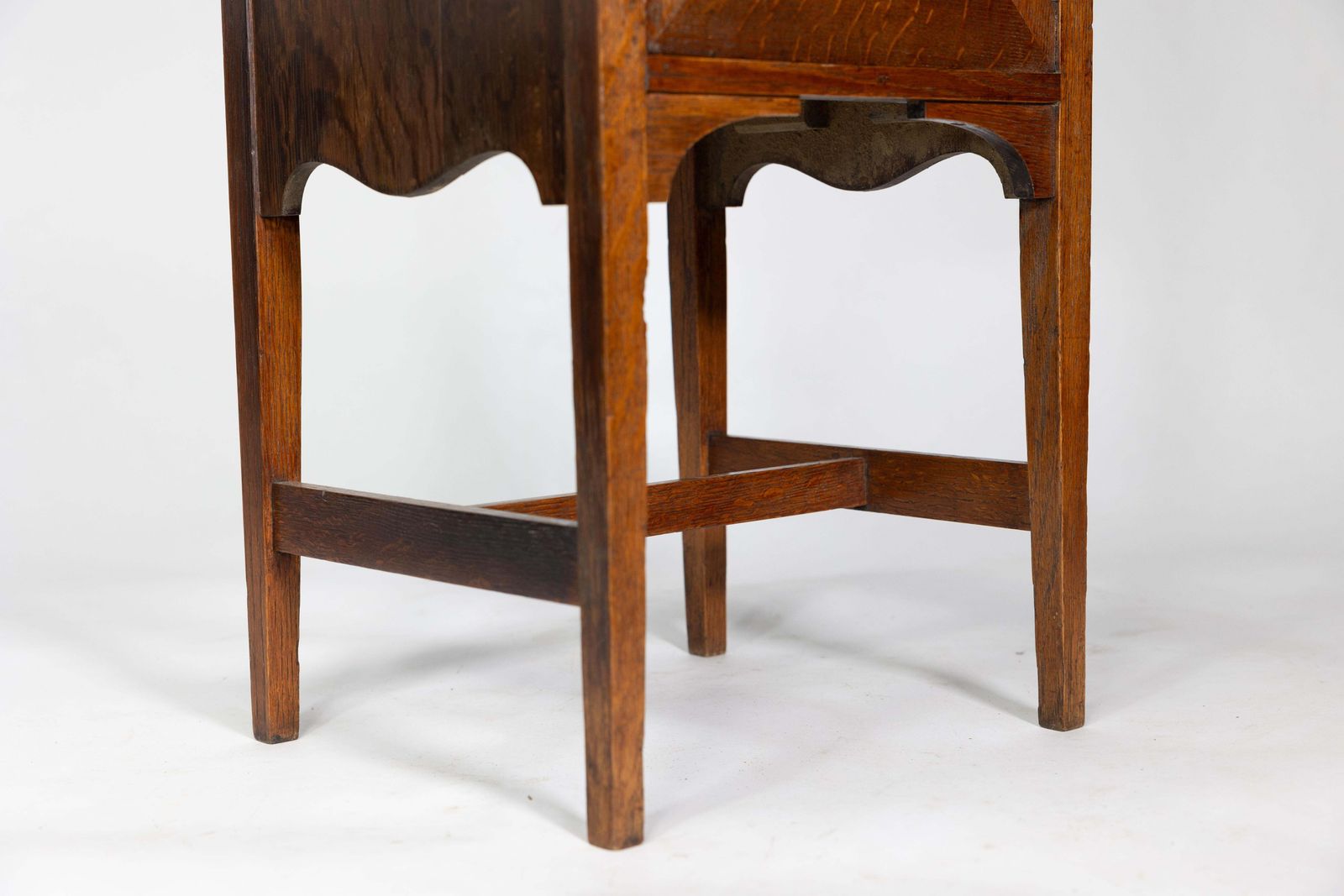 photo buy Shapland And Petter. An Arts And Crafts Oak Bedside Cabinet