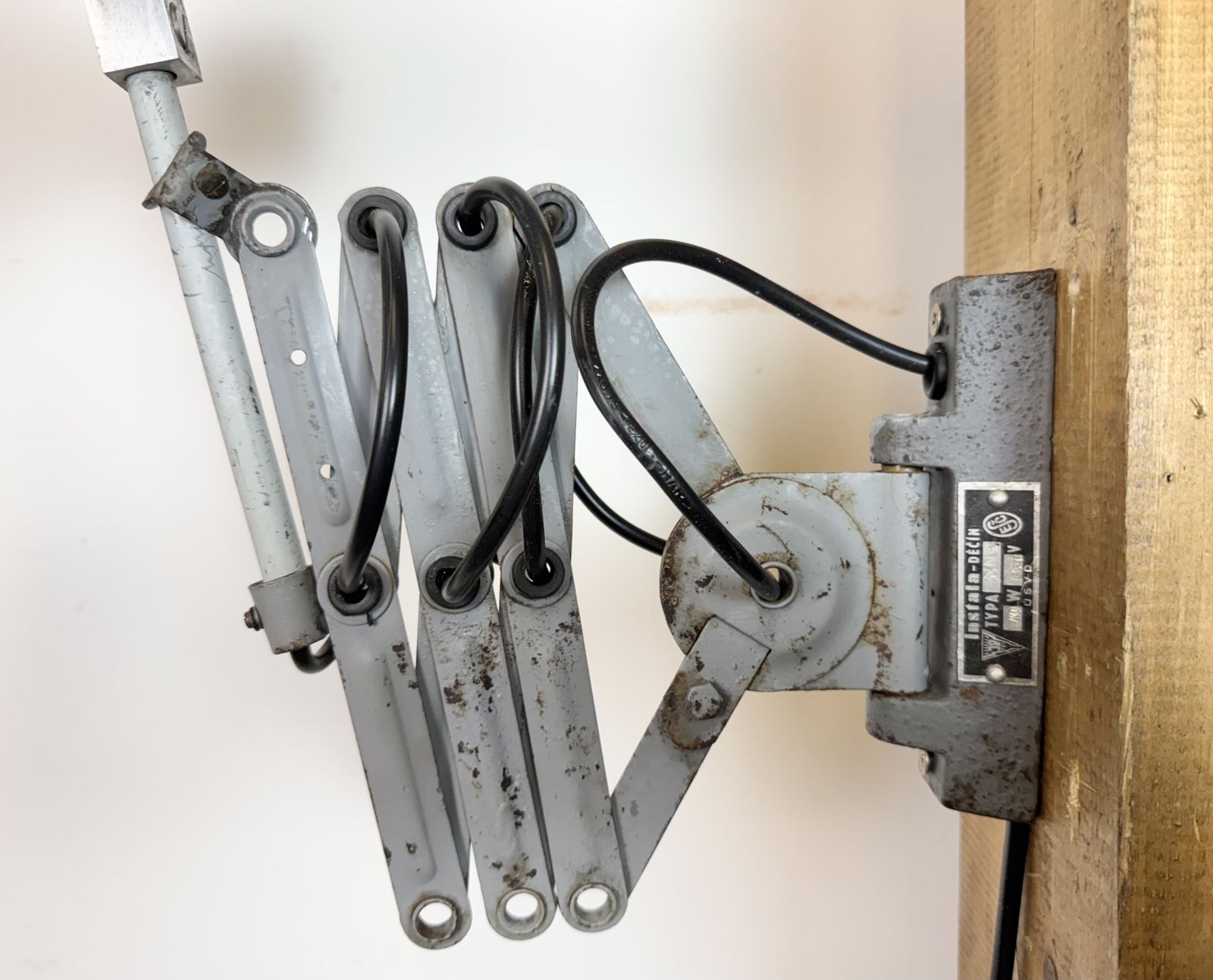 photo furniture Industrial Grey Scissor Wall Lamp, 1960s