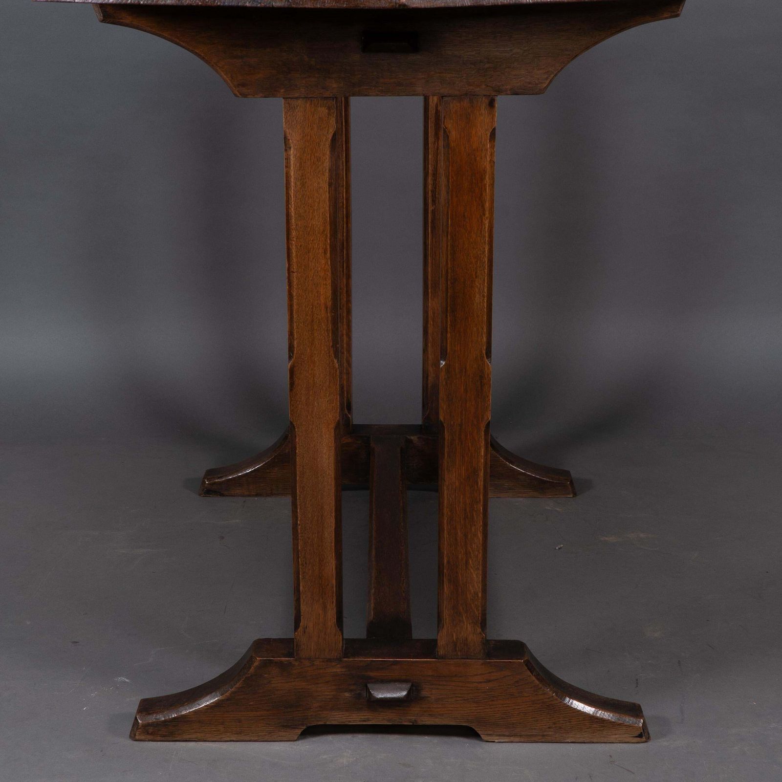 photo vinterior Cotswold Style Oak Refectory Dining Or Library Table With Carved Chevron Details