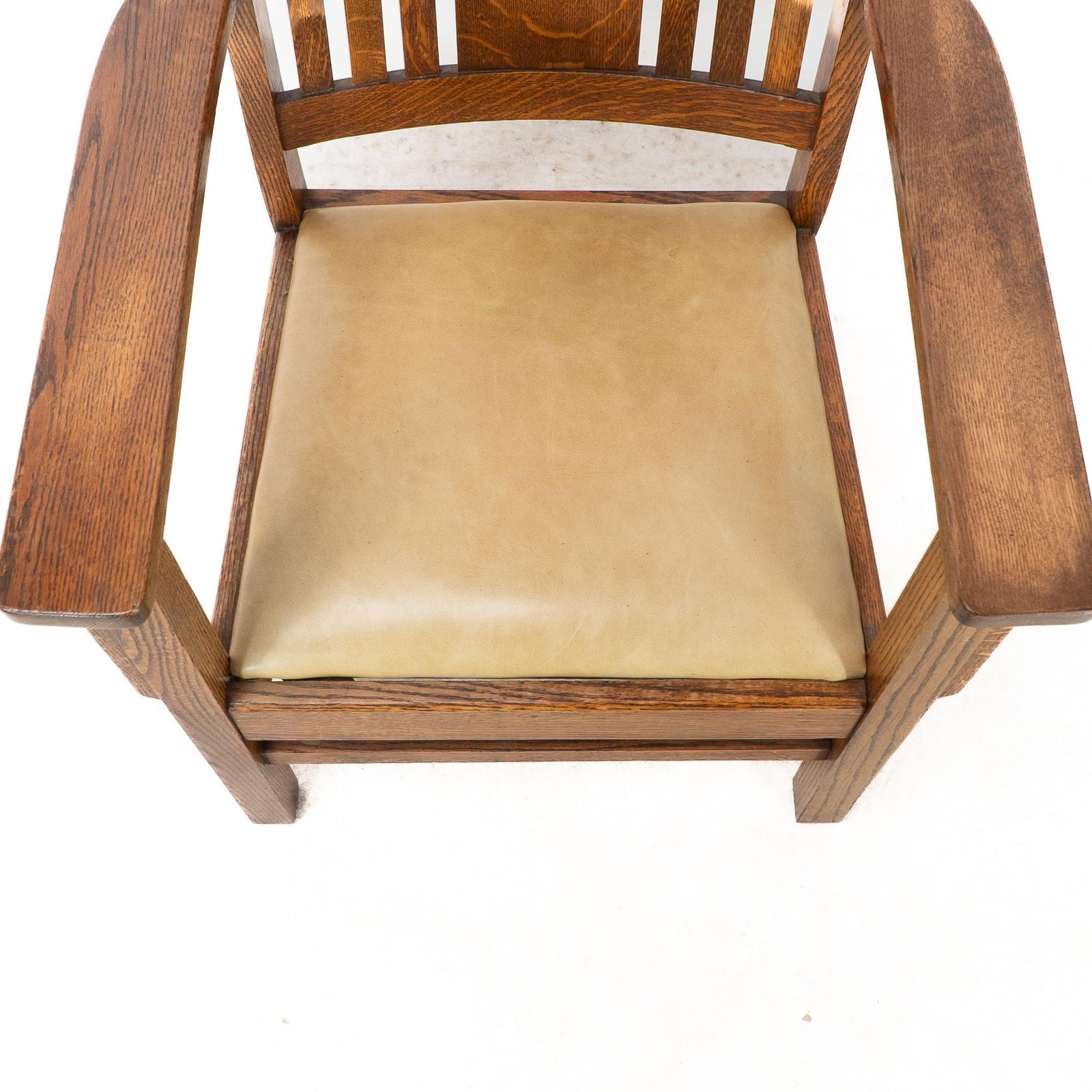 photo furniture L&Jg Stickley Arts & Crafts Oak Armchair With Curved Back & Shaped Arm Supports