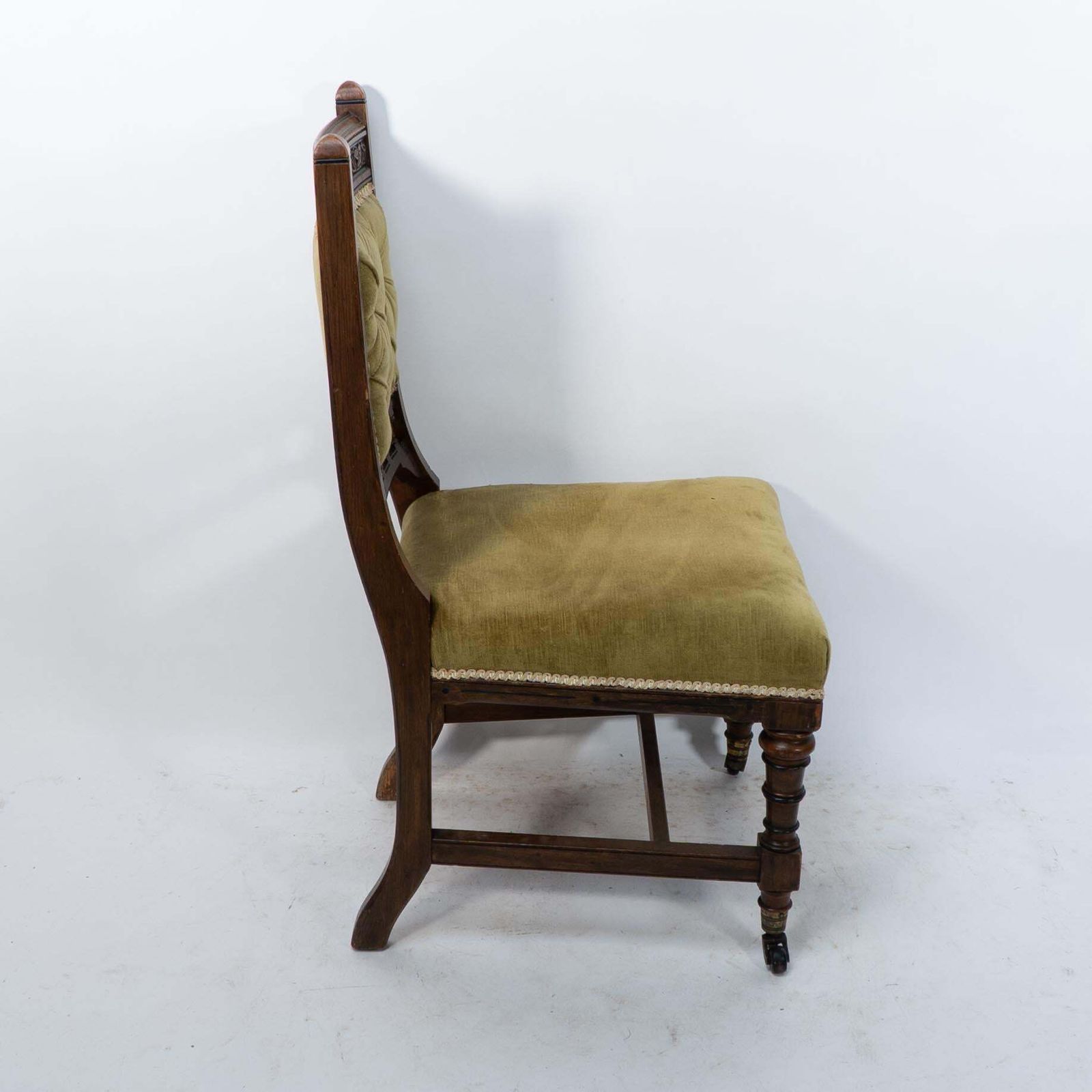 photo vintage Charles Bevan Attr. A Set Of Five Gothic Revival Oak Dining Chairs & An Armchair