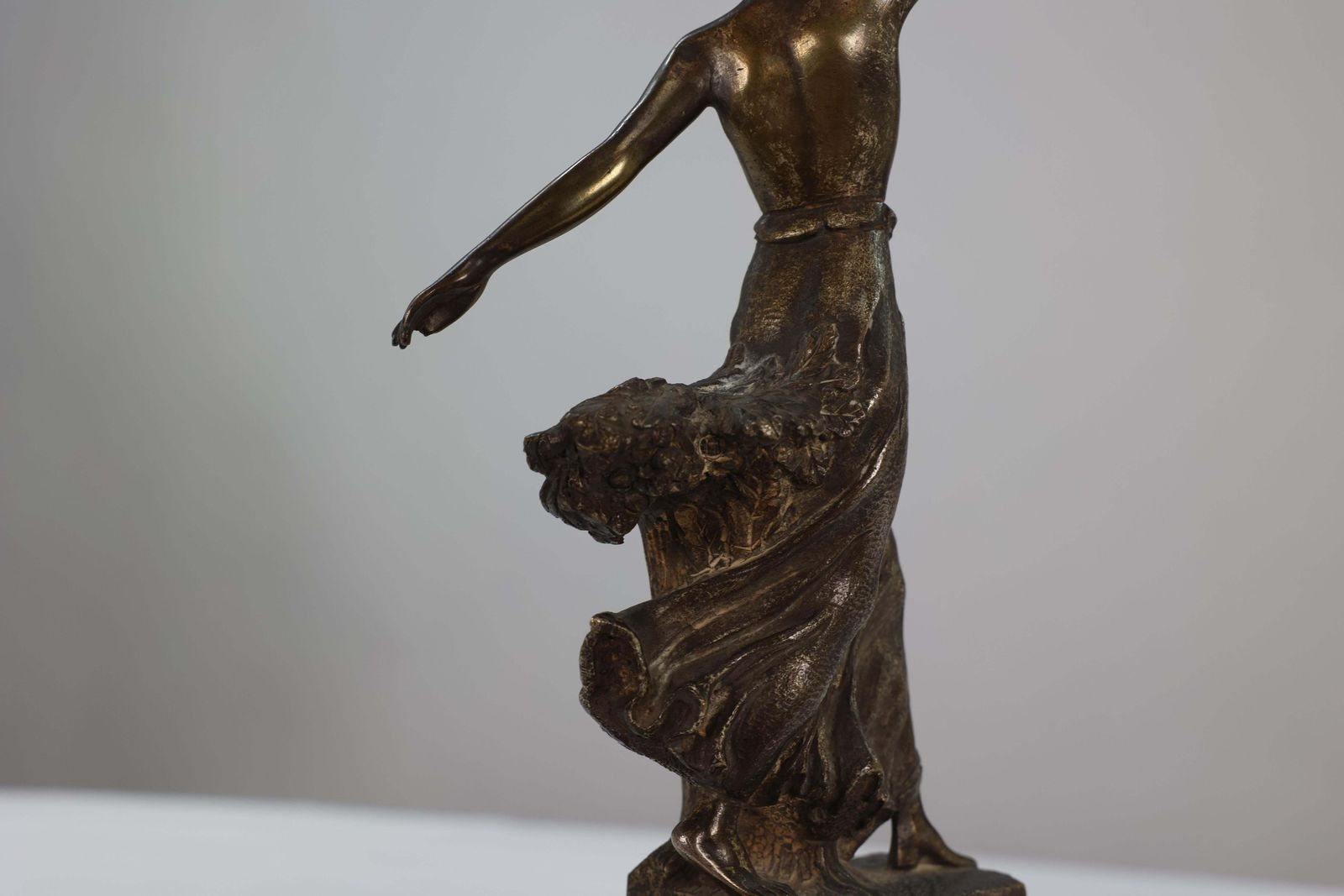 B V Fernandez. An Art Deco Bronze Figure On An Onyx Base photo vintage