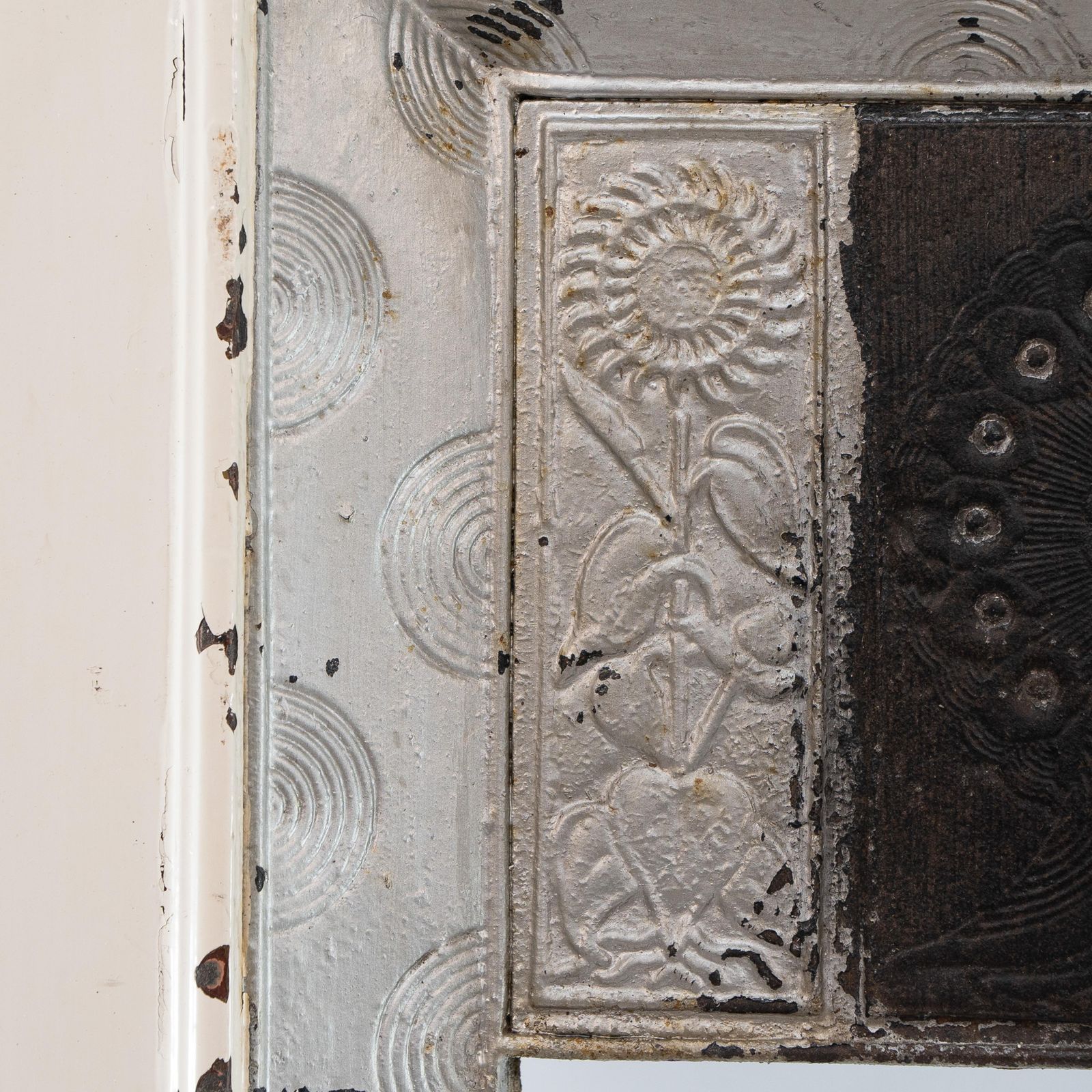 photo vinterior Thomas Elsley & Co. An Aesthetic Movement Cast Iron Fireplace Style Of T Jeckyll
