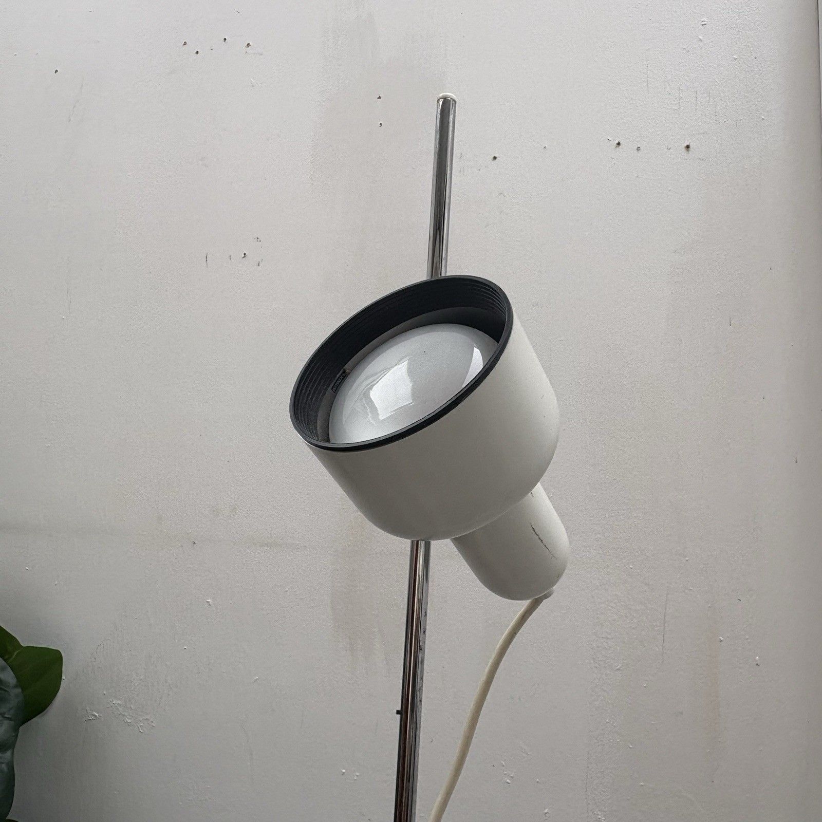 photo furniture Vintage 1970s / 1980s Twin Shade Habitat Adjustable Floor Lamp