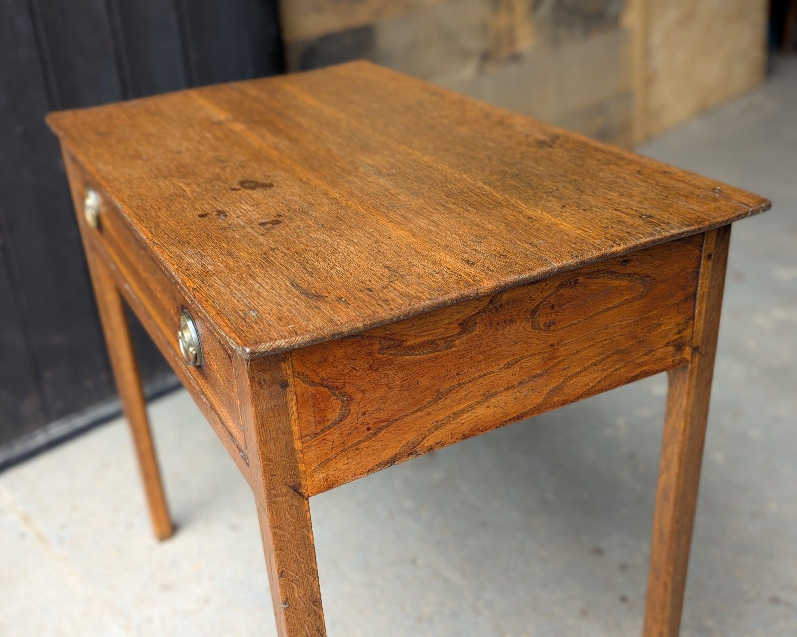 photo vinterior Antique Side Table (Delivery Available) Georgian Country Oak & Elm