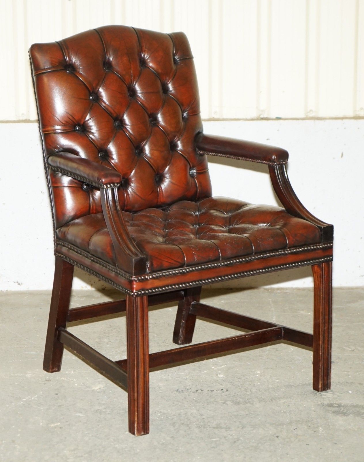 Fine Fully Restored Vintage George II Style Chesterfield Tufted Leather Armchair photo furniture