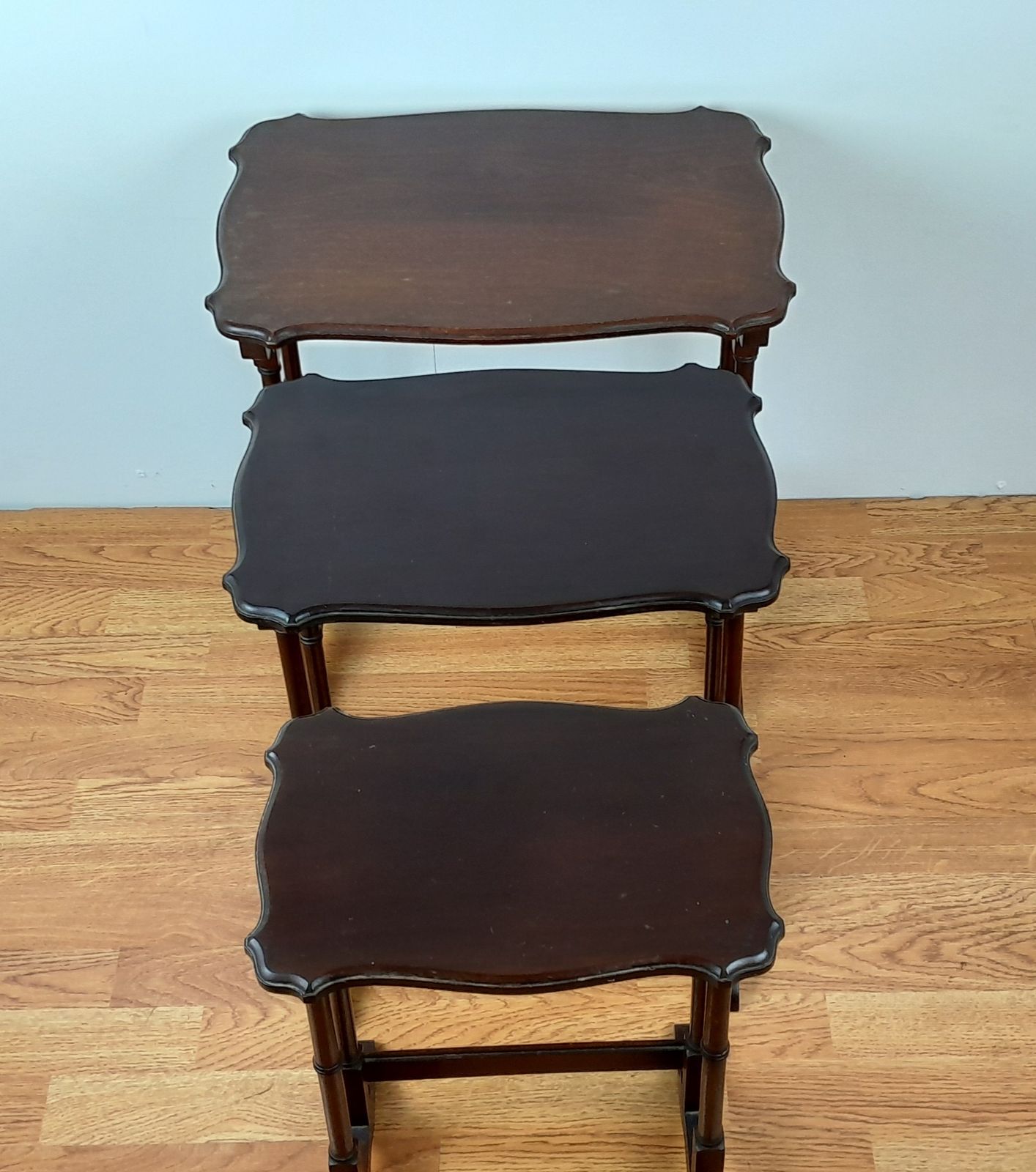 Mahogany Vintage Williams & Cox Nest Of 3 Side Tables