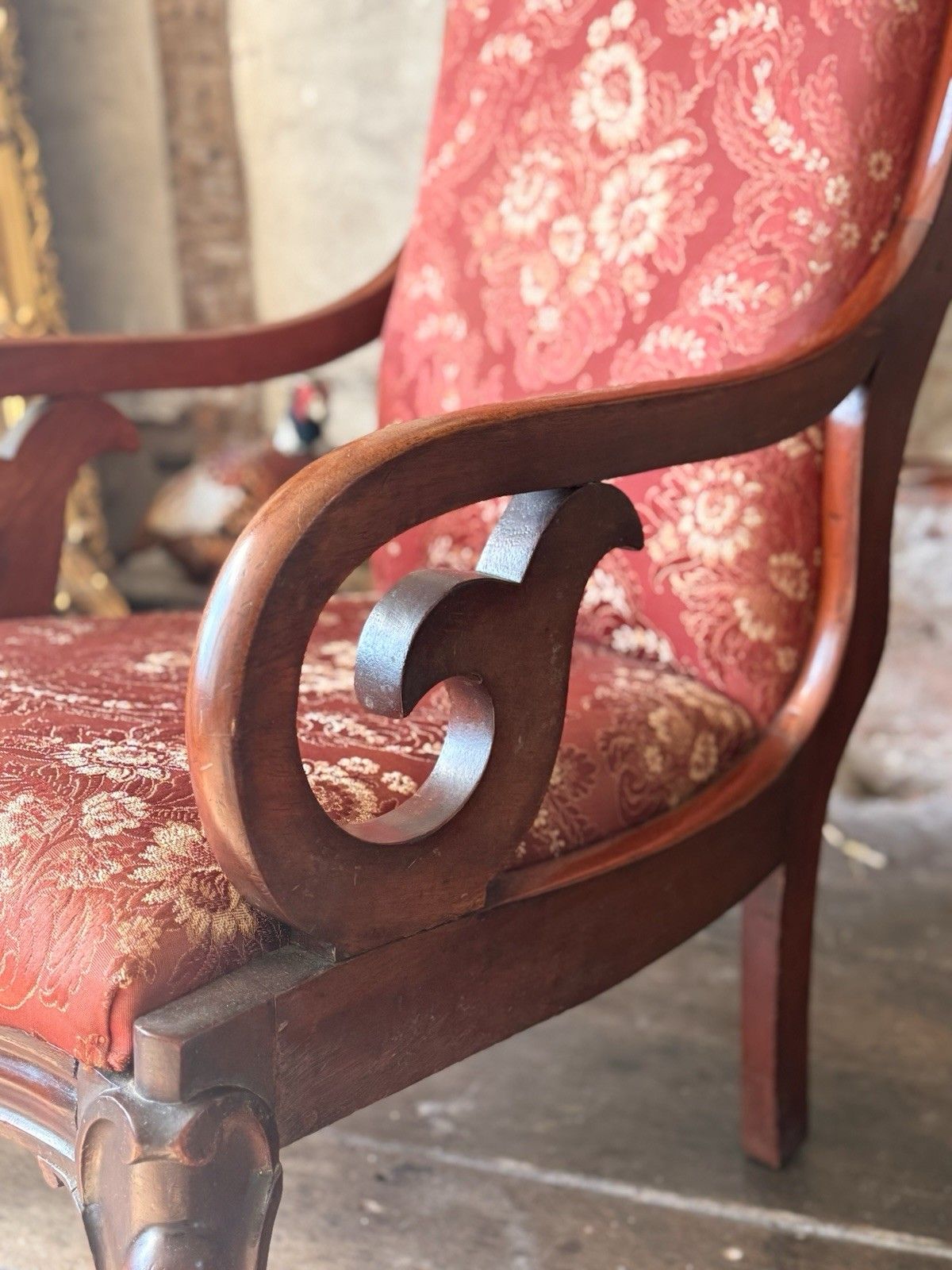 photo furniture English Antique Mahogany Victorian Large Scrolled Elbow Arm Chair C 1860