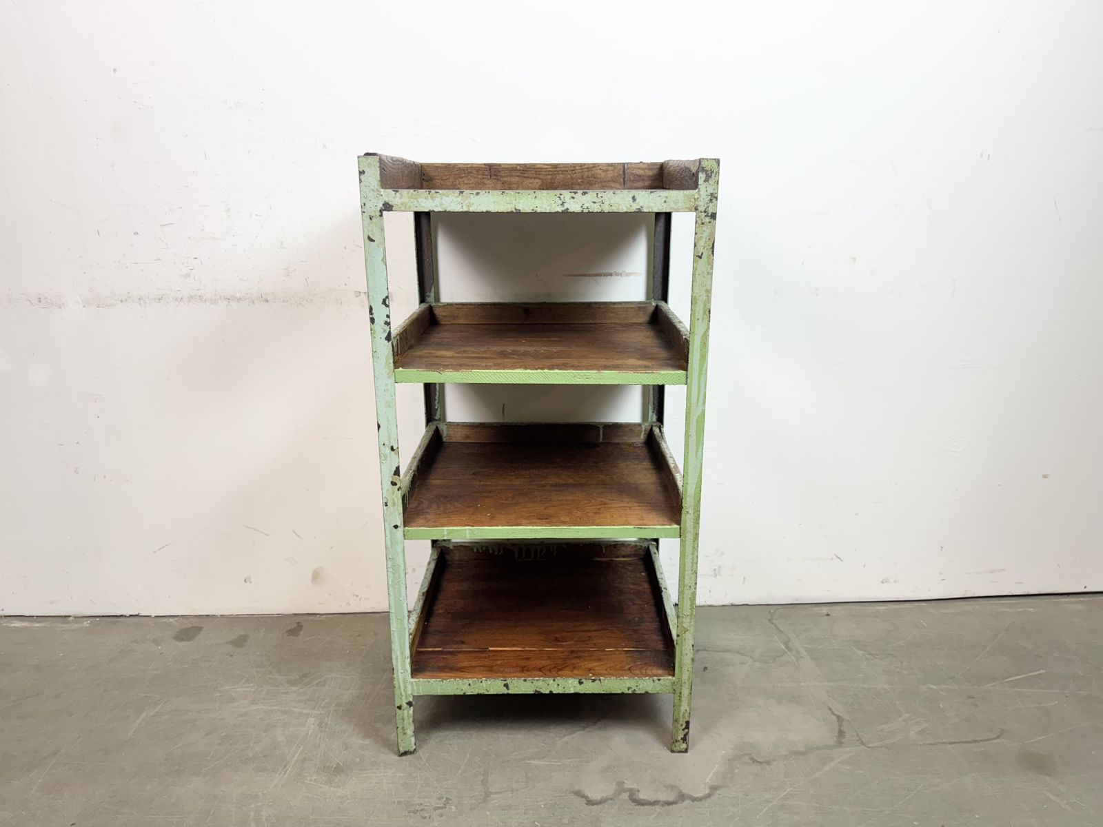 photo vinterior Green Industrial Shelf, 1960s, Iron