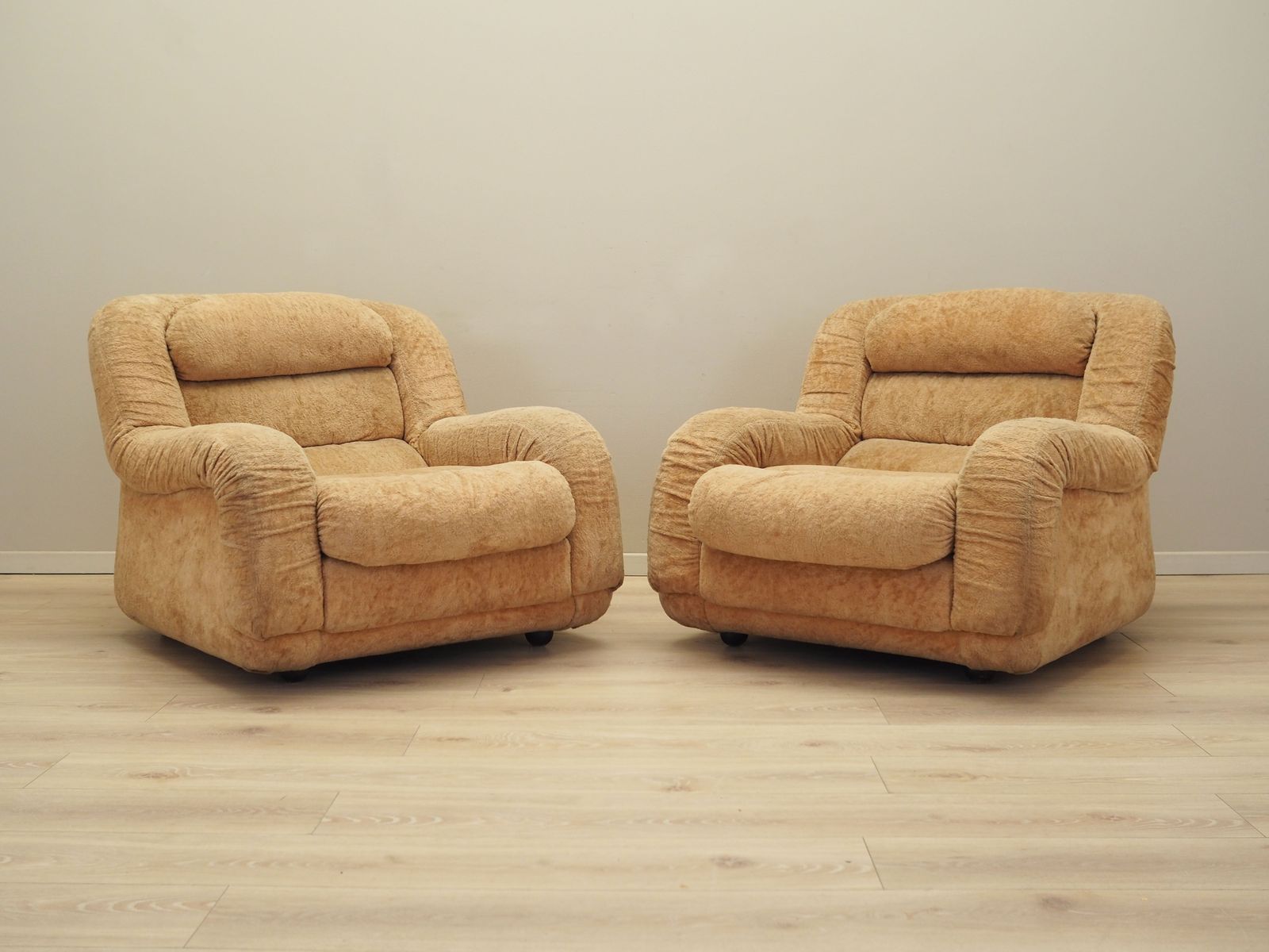 photo vinterior Beige Armchair Italian Design 1960s Production: Italy