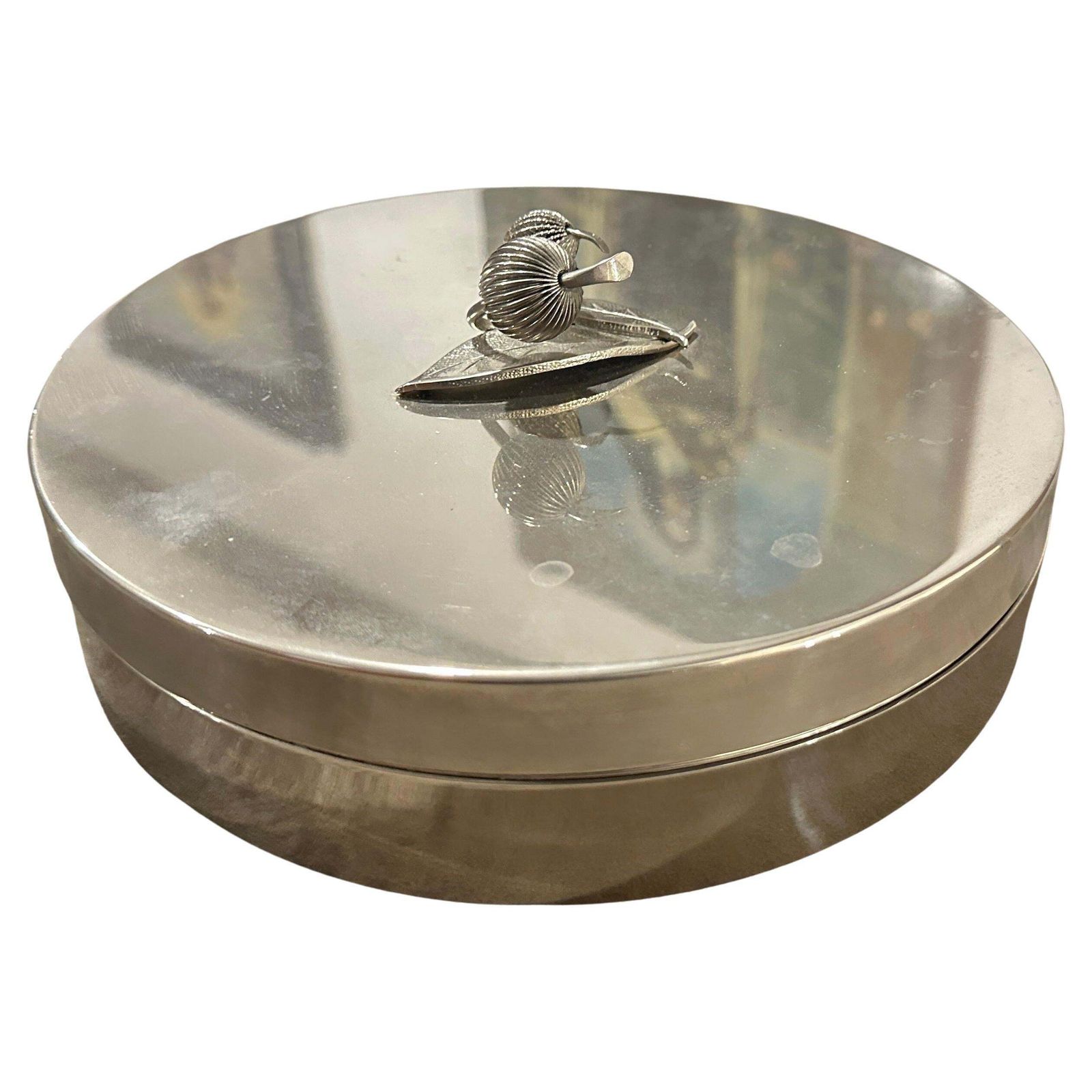 1970s Modern Silver Plated Round Jewelry Box By Renzo Casati Firenze photo furniture