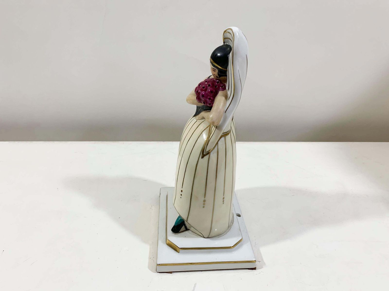 French Art Deco White Porcelain Figural Perfume Diffuser Stamped "Robj Paris" photo 1962.0