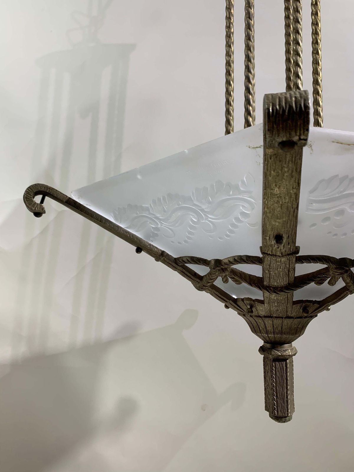 photo vintage French Art Déco Chandelier Signed Muller Frères Luneville, Circa 1930