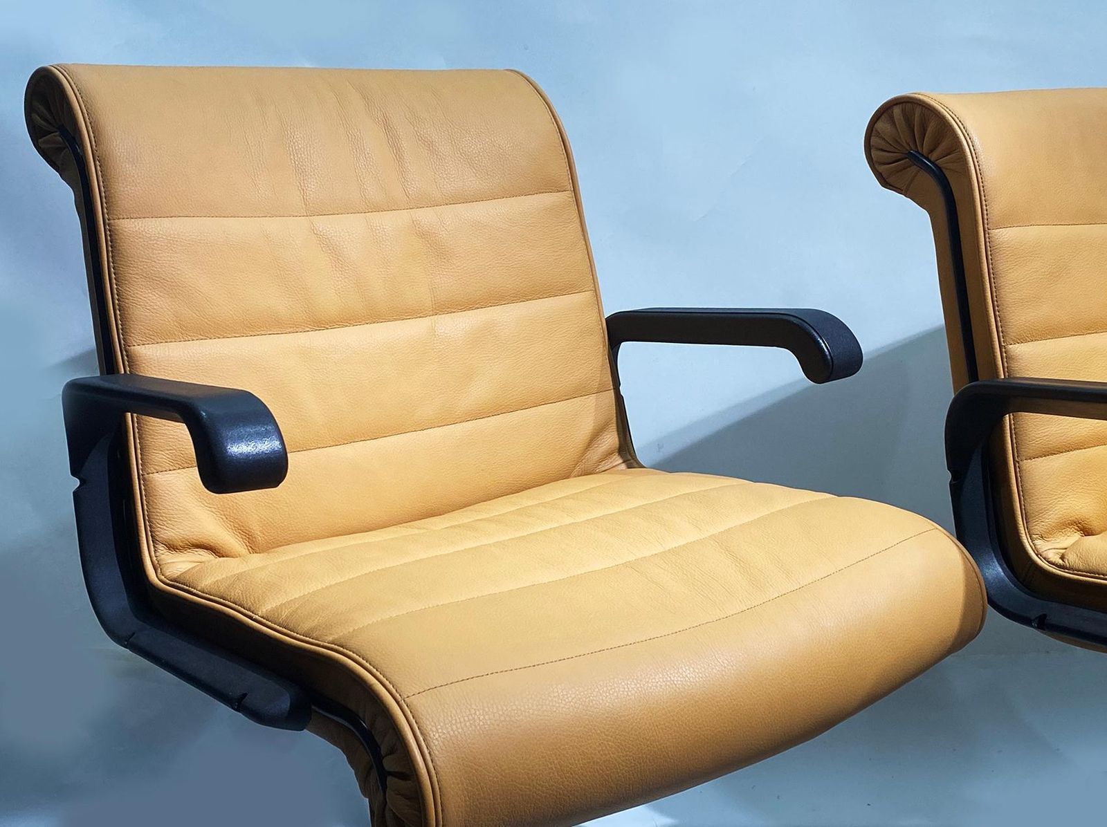 Pair Of Richard Sapper For Knoll Executive Desk Chairs photo vinterior