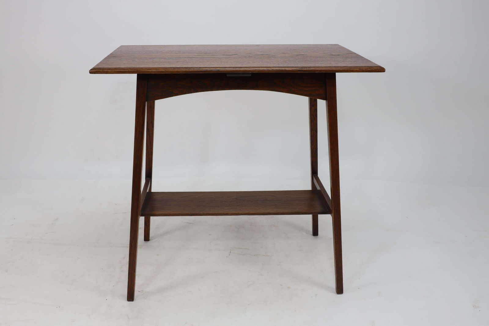 Waring & Gillow. A Pair Of Oak Arts And Crafts Glasgow Style Side Table photo vinterior
