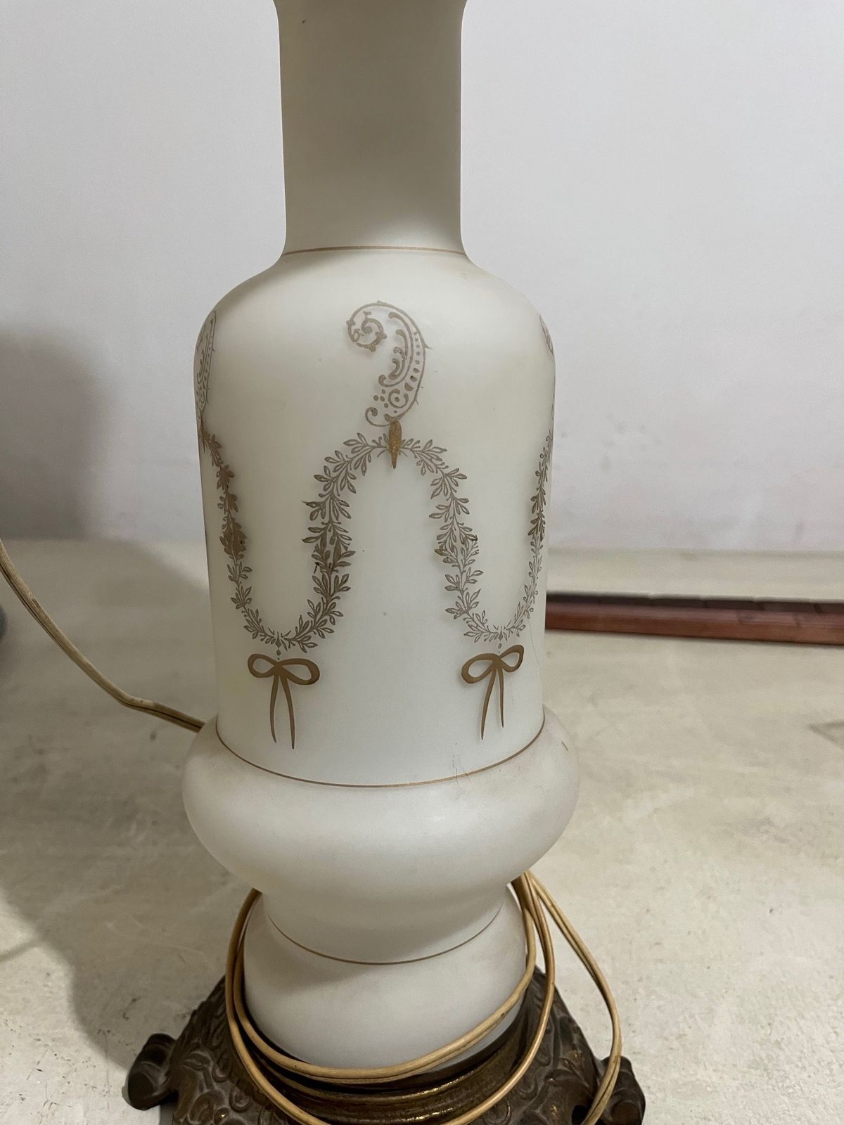 Vintage French Opaline Glass Table Lamp With Gilded Laurel Garlands photo for sale