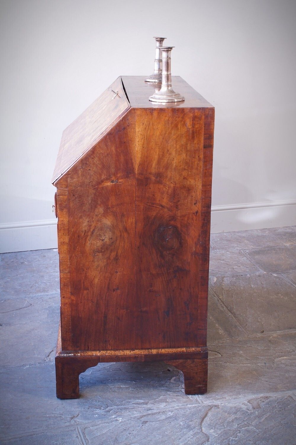 photo vintage George II Walnut Bureau, 18th Century And Earlier