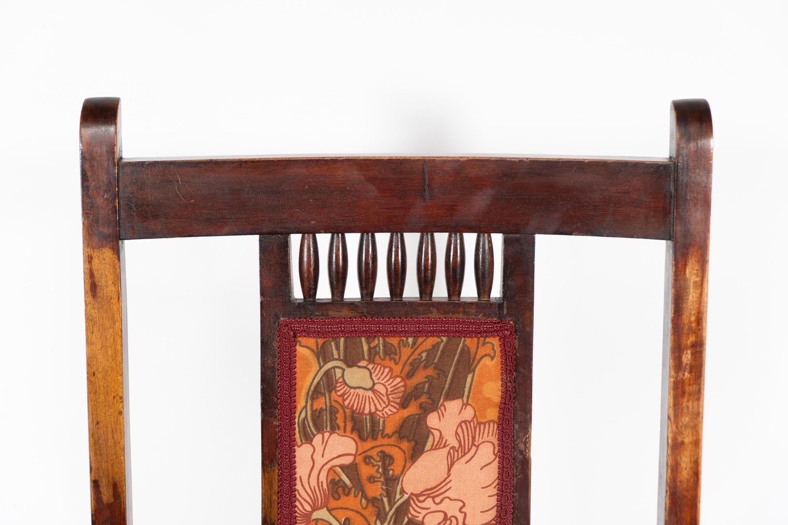 George Walton For John Rowntree's Cafe. An Arts And Crafts Walnut Armchair photo vinterior