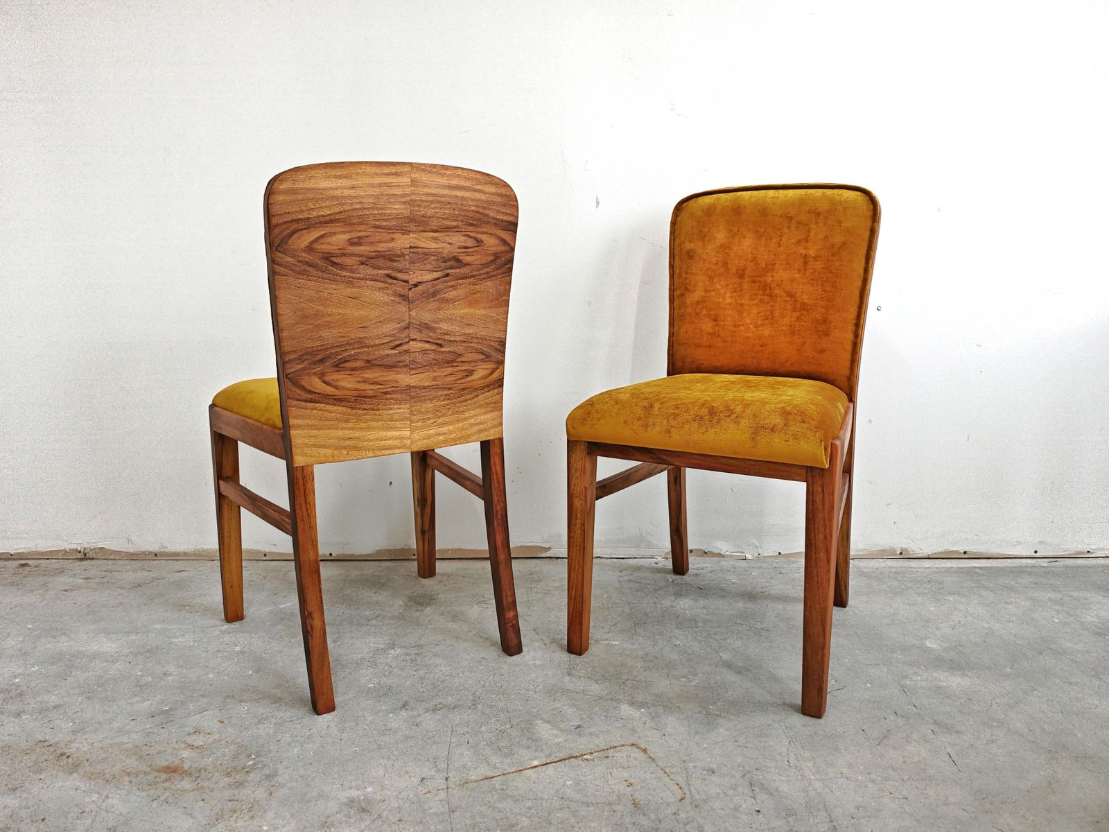 Set Of 4 Art Deco Chairs In Walnut Root Veneer, Upholstered In Old Gold Plush photo for sale