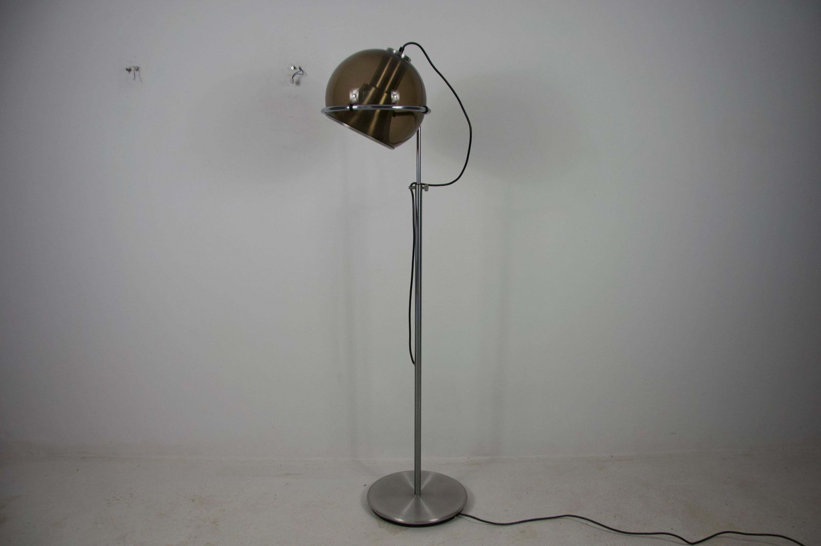 Globe Floor Lamp By Franck Ligtelijn For Raak, 1960s photo furniture