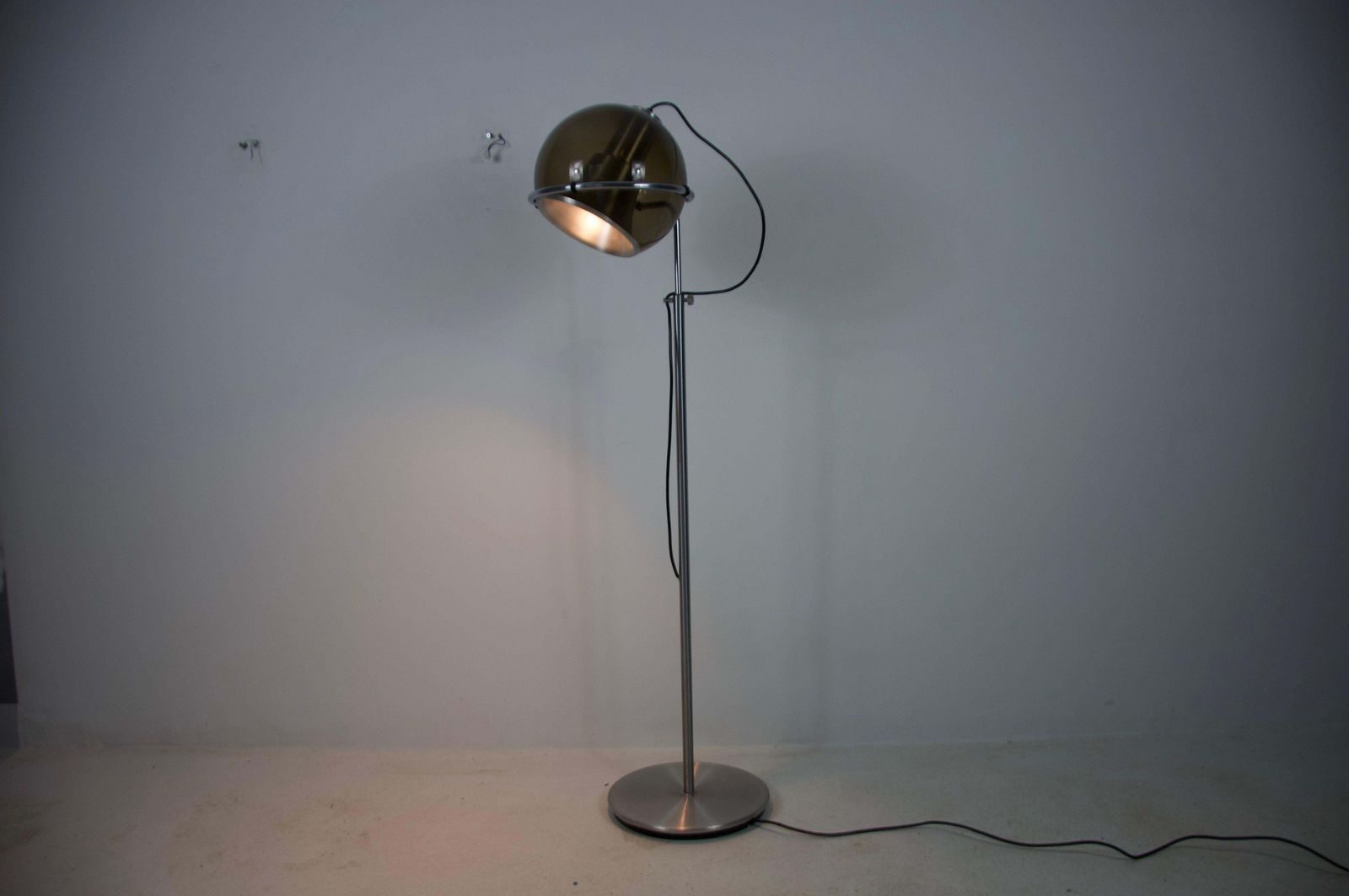 photo vinterior Globe Floor Lamp By Franck Ligtelijn For Raak, 1960s
