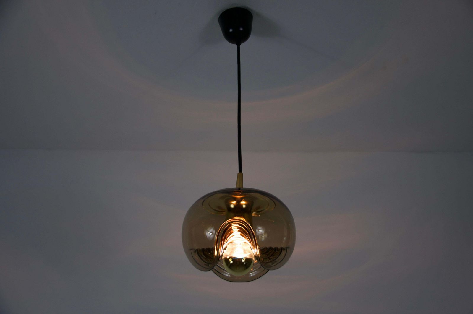photo furniture Amber Glass Pendant Lamp By Koch & Lowy For Peill And Putzler, 1960s